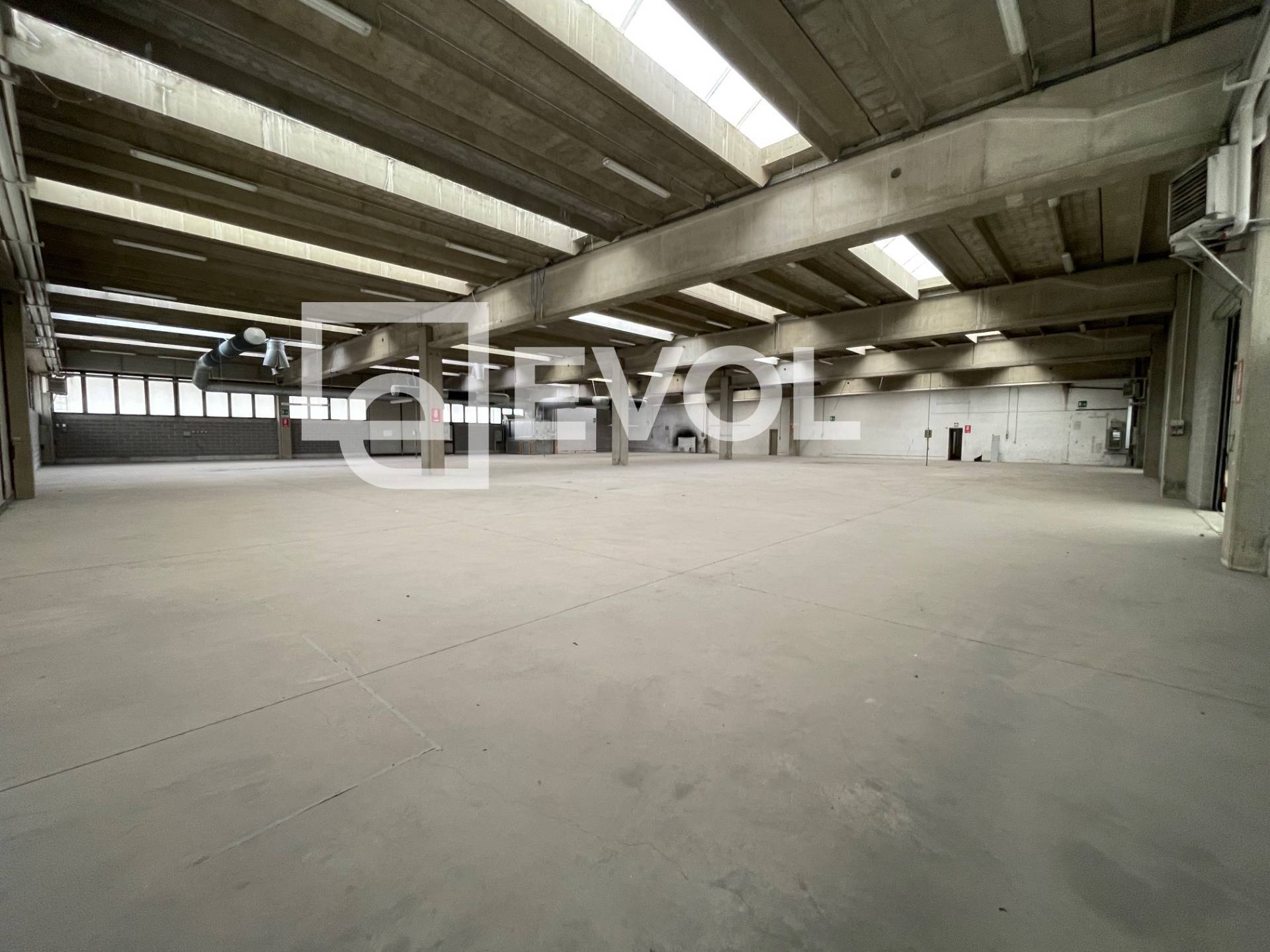 Capannone in vendita a Manzano