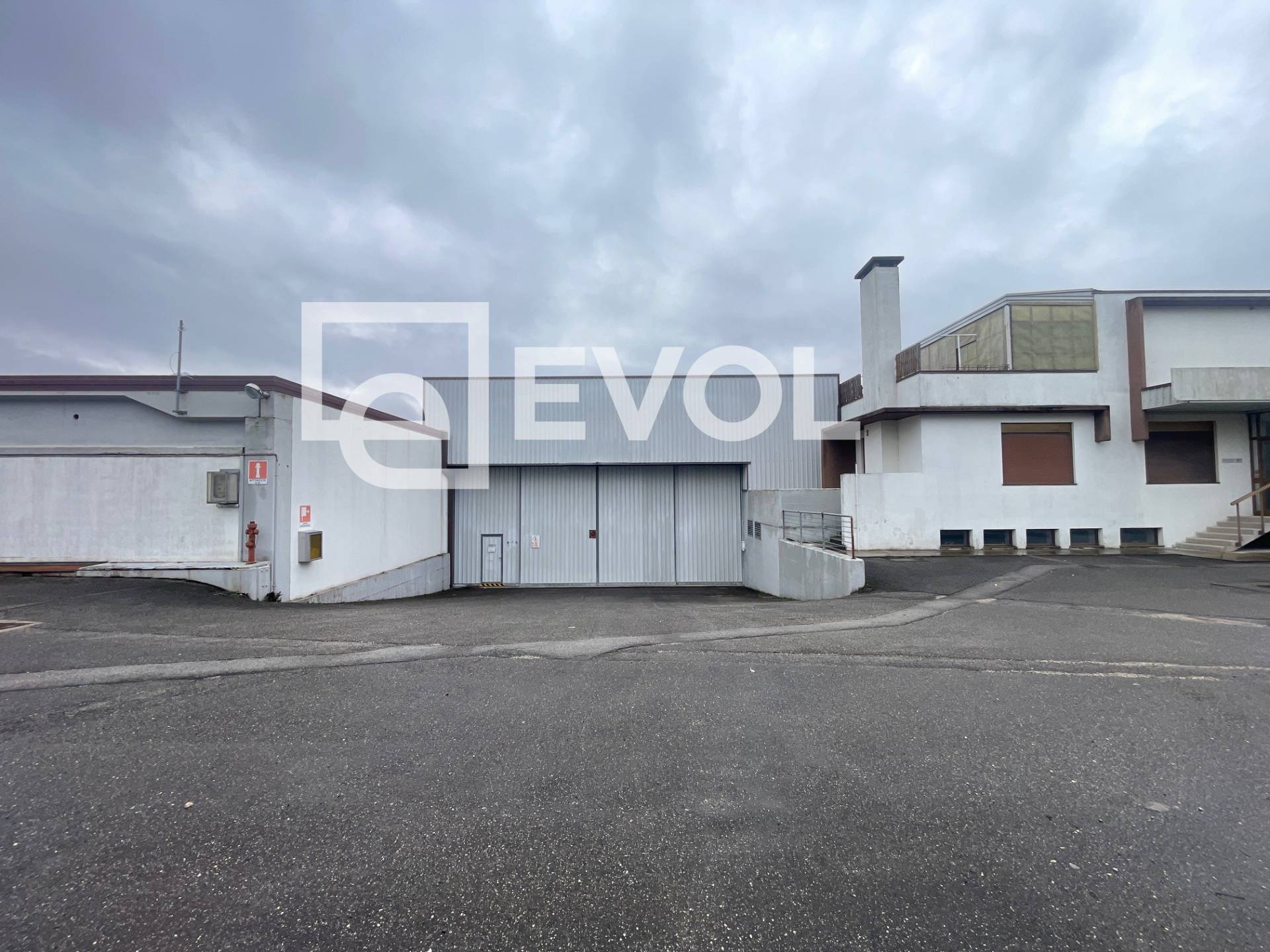 Capannone in vendita a Manzano