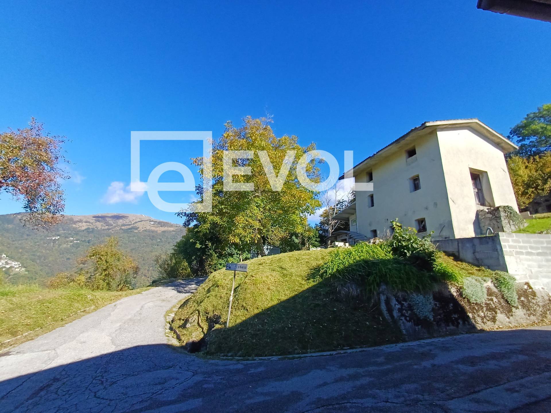 Rustico in vendita a Savogna