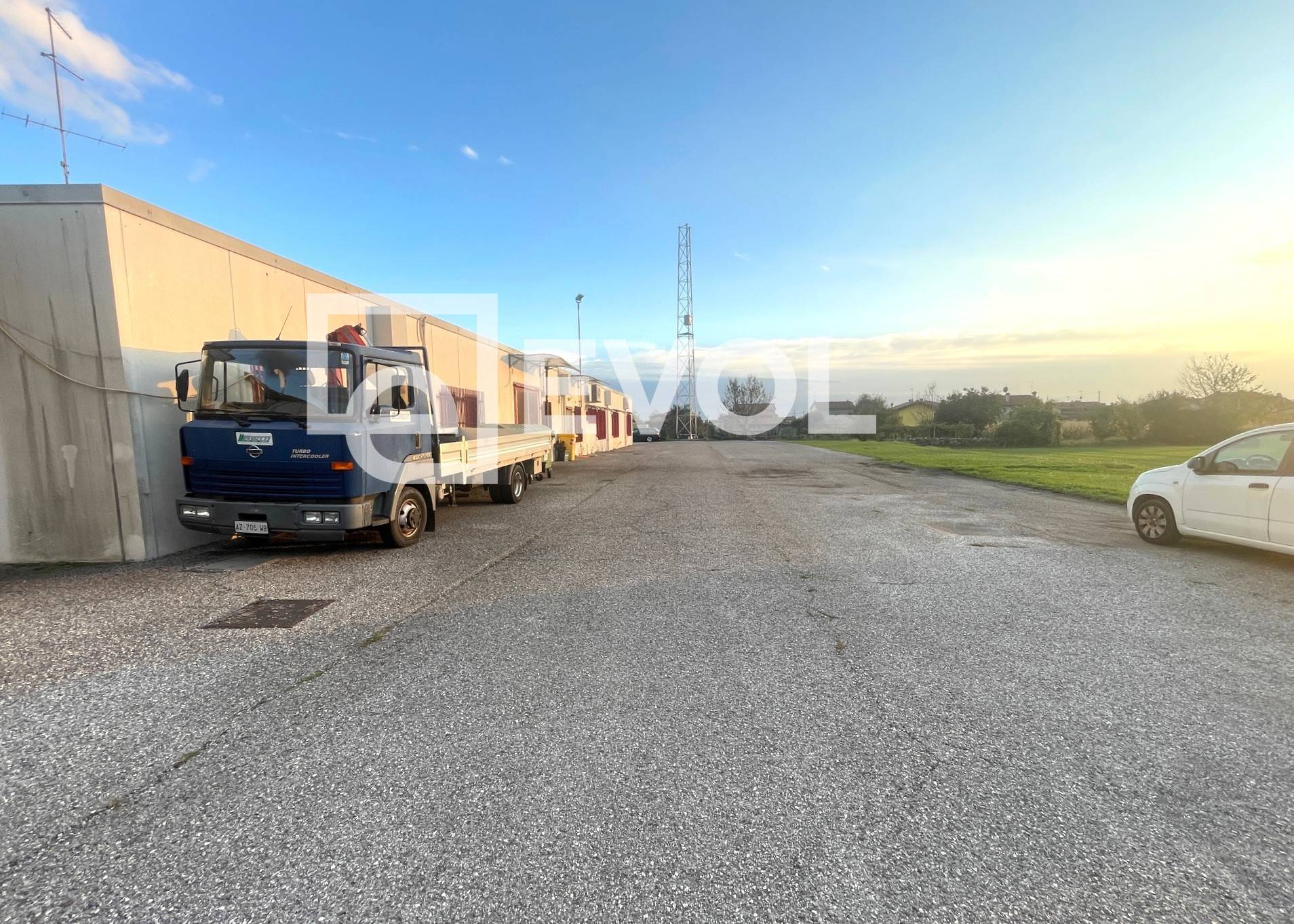 Locale commerciale in vendita a Gemona del Friuli