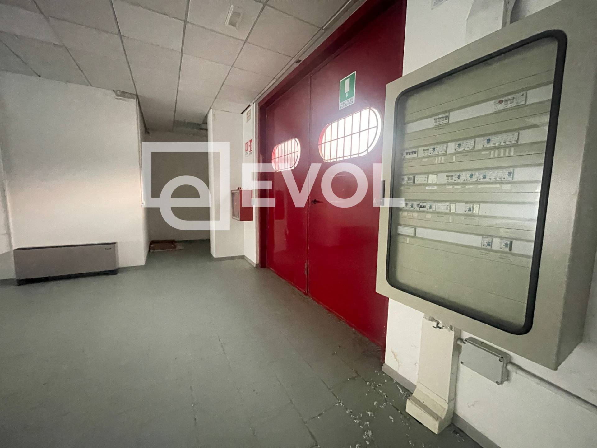 Locale commerciale in vendita a Gemona del Friuli