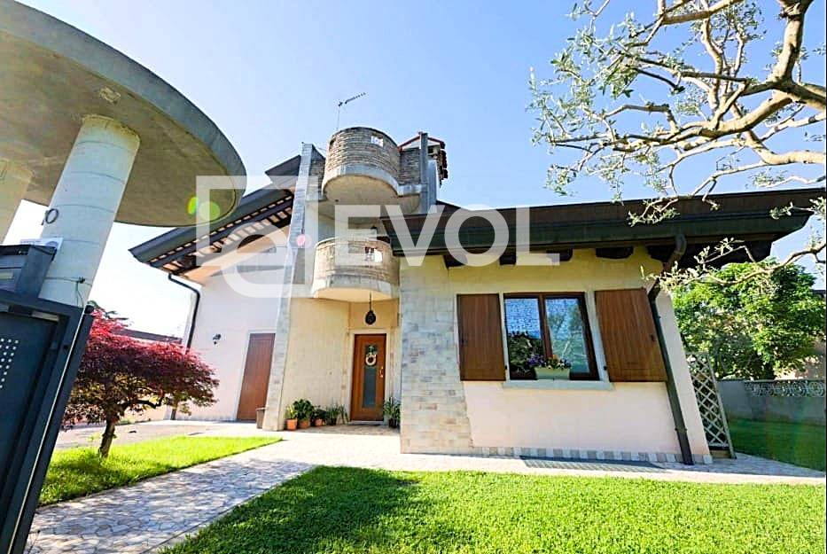 Villa in vendita a Udine
