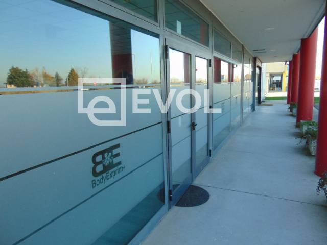 Locale commerciale in vendita a Gonars