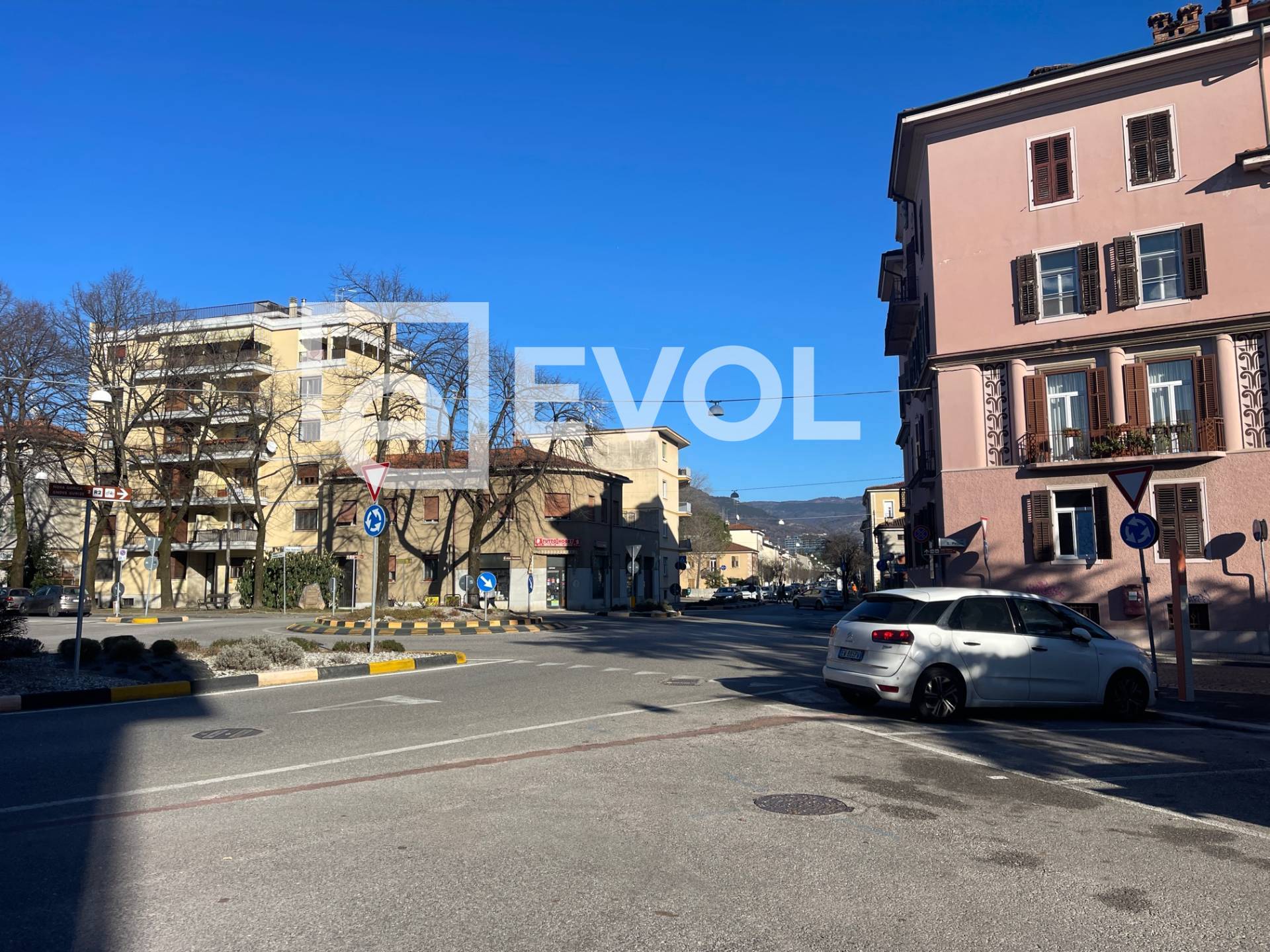 Locale commerciale in vendita a Gorizia