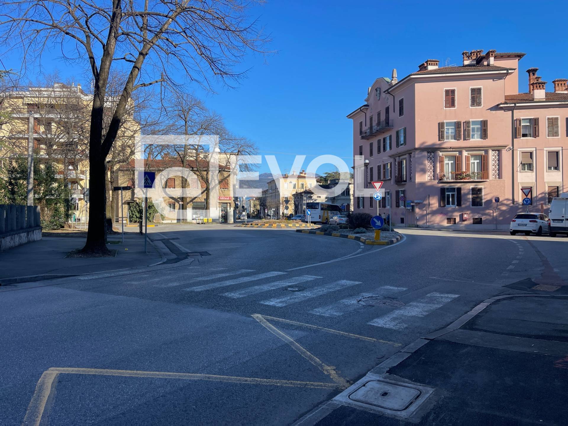 Locale commerciale in vendita a Gorizia