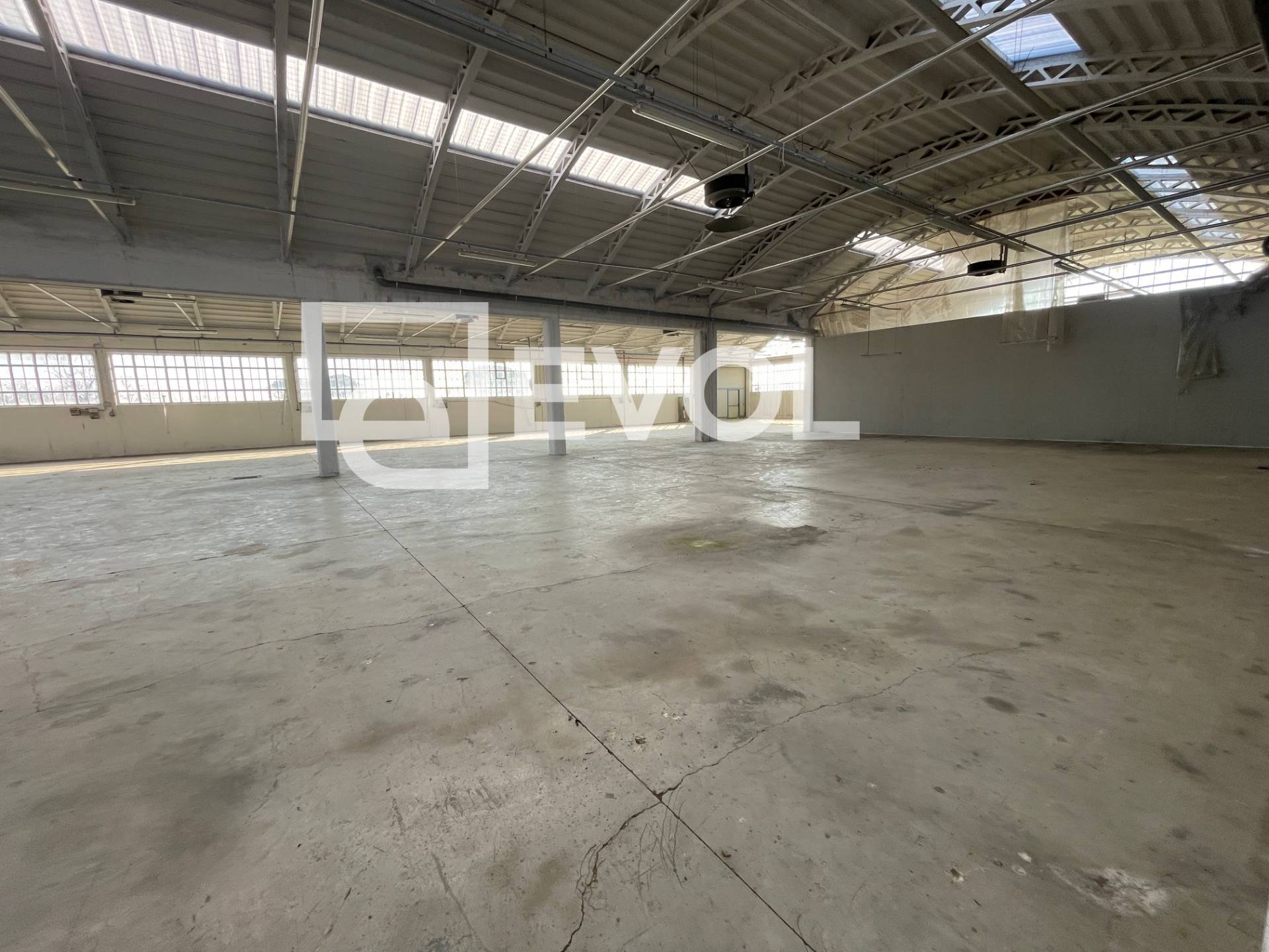 Capannone in vendita a Manzano, Oleis