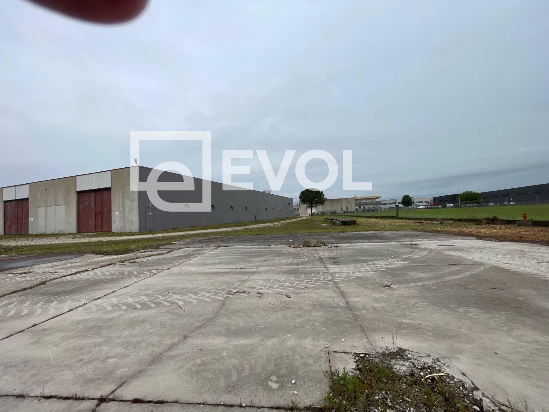 Capannone in vendita a Premariacco