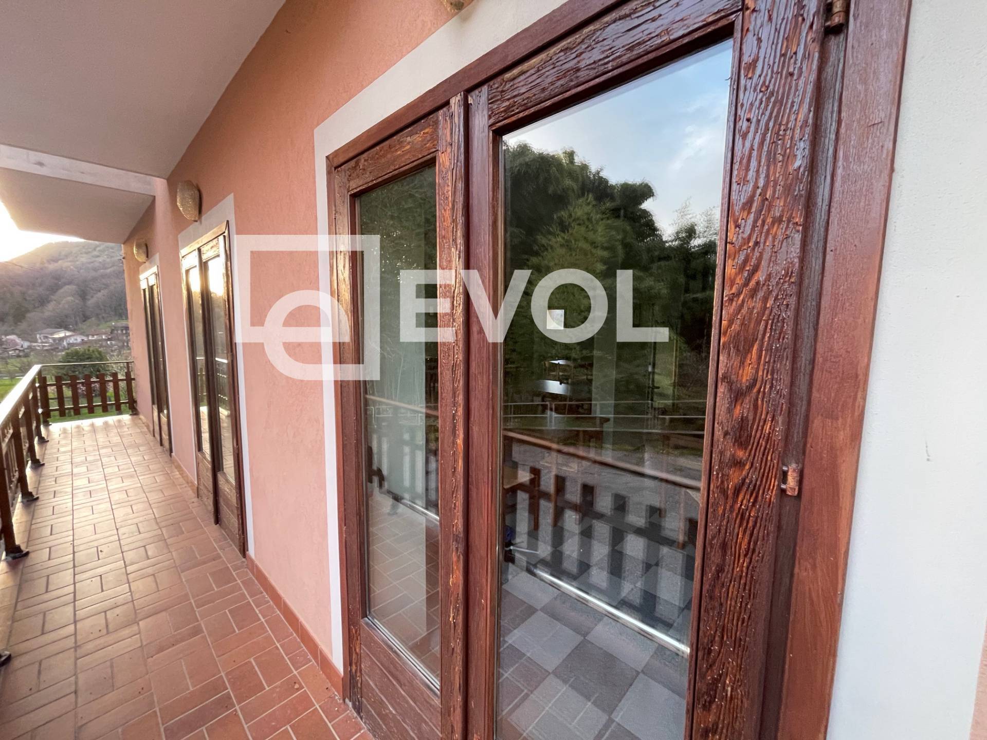 Locale commerciale in vendita a Castelnovo del Friuli, Paludea