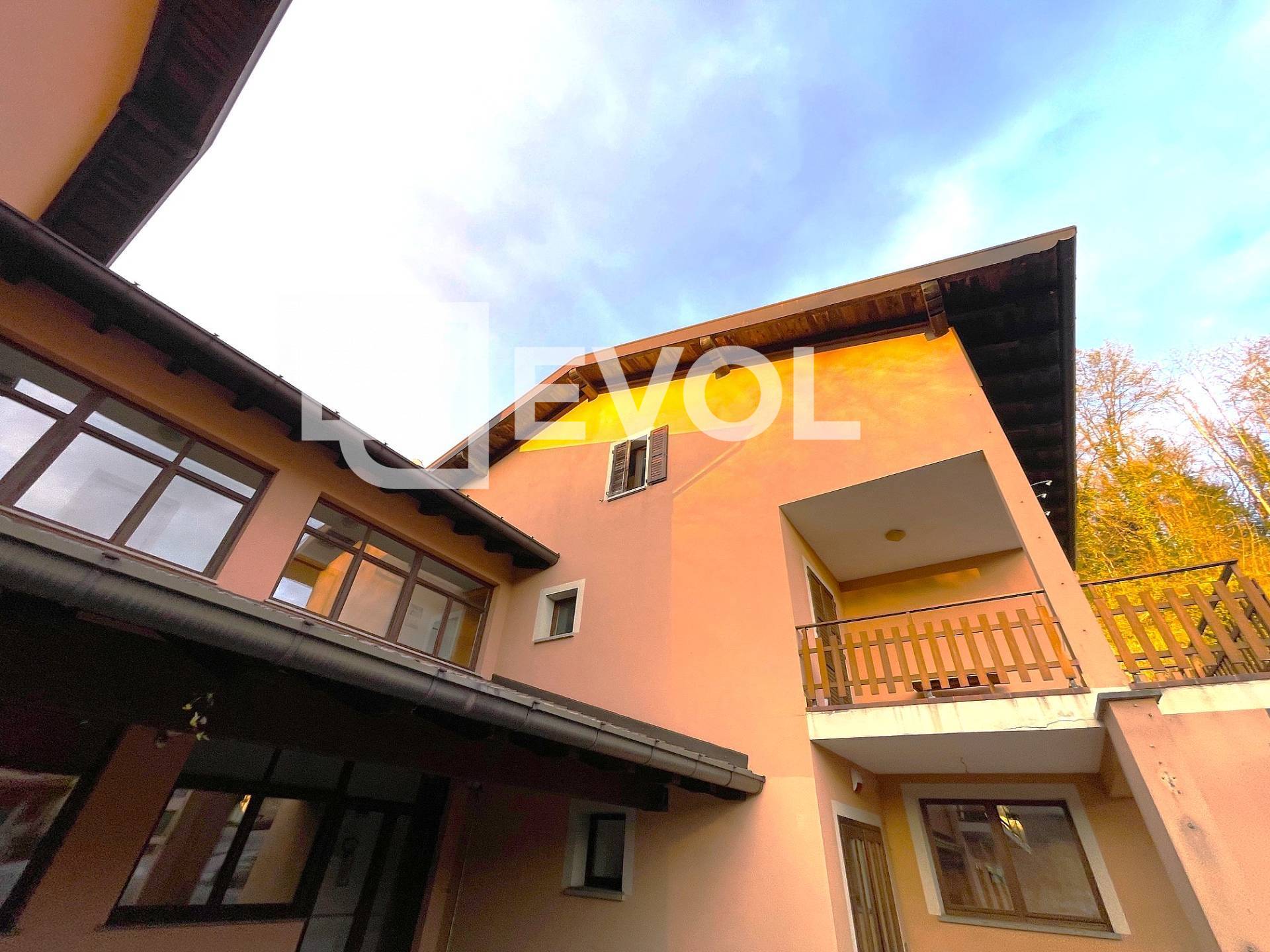 Locale commerciale in vendita a Castelnovo del Friuli, Paludea