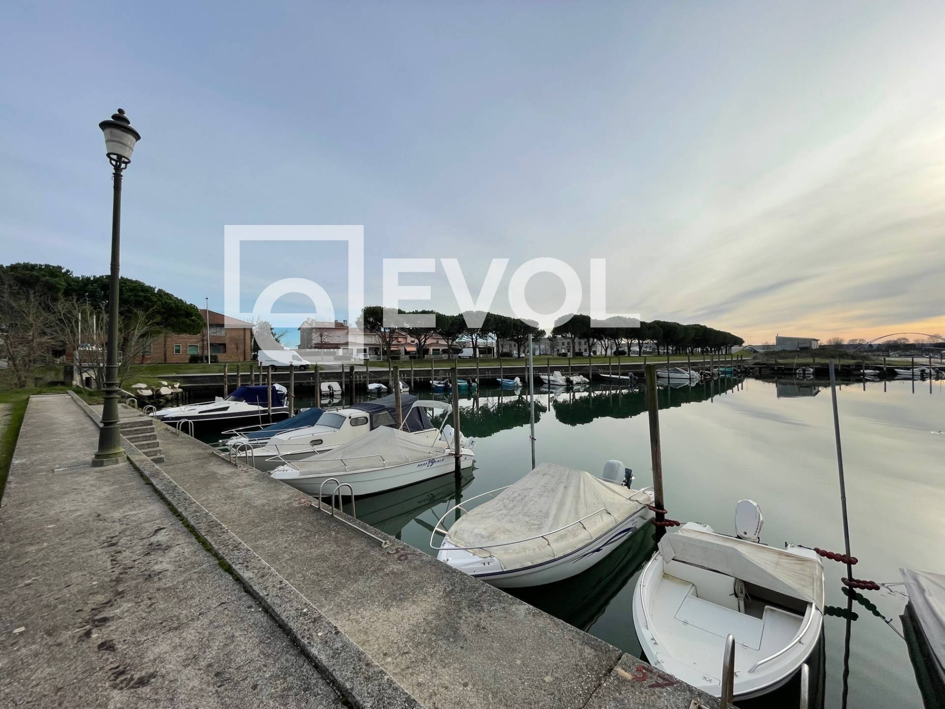 Locale commerciale in vendita a Marano Lagunare