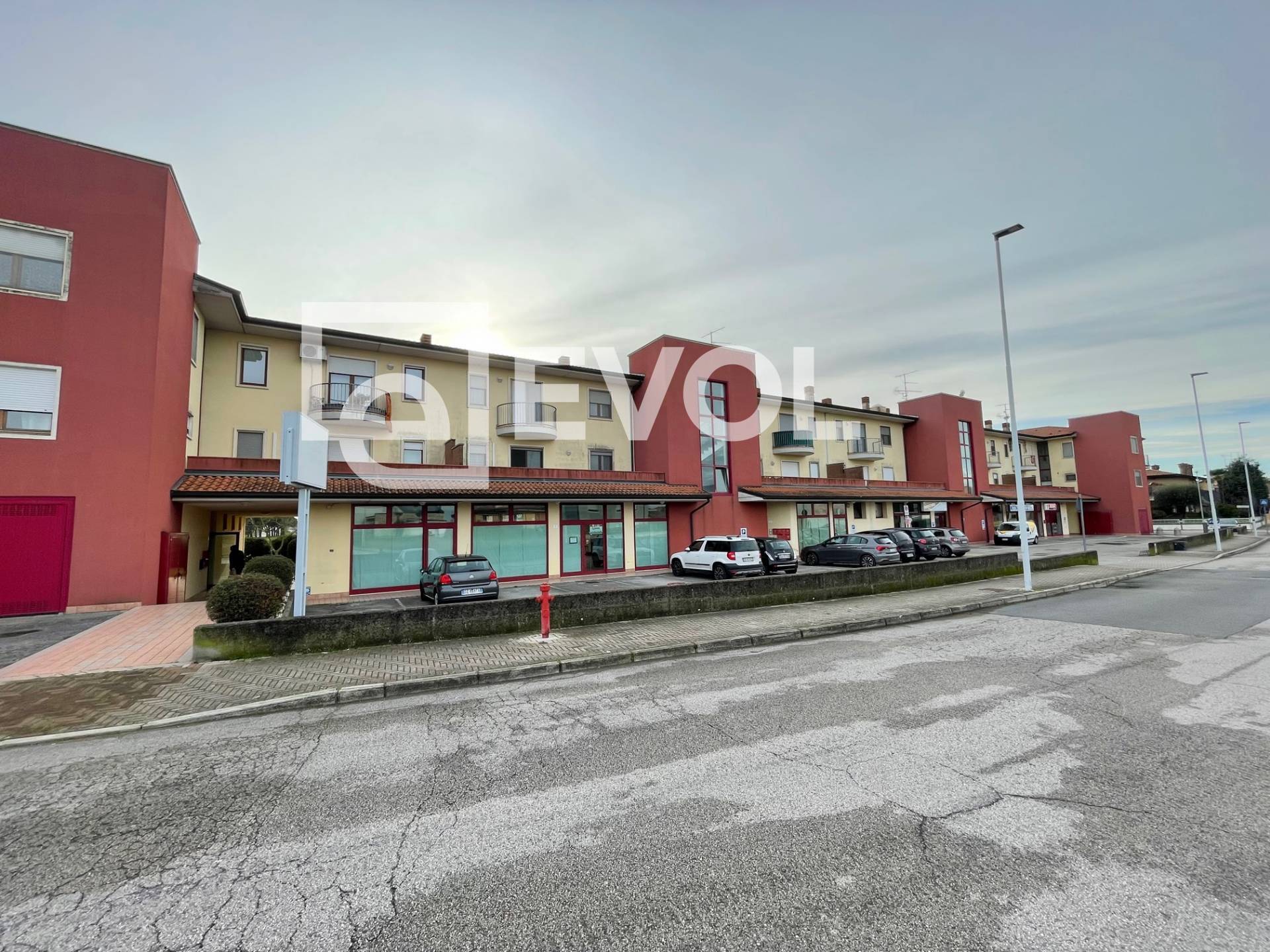 Locale commerciale in vendita a Marano Lagunare