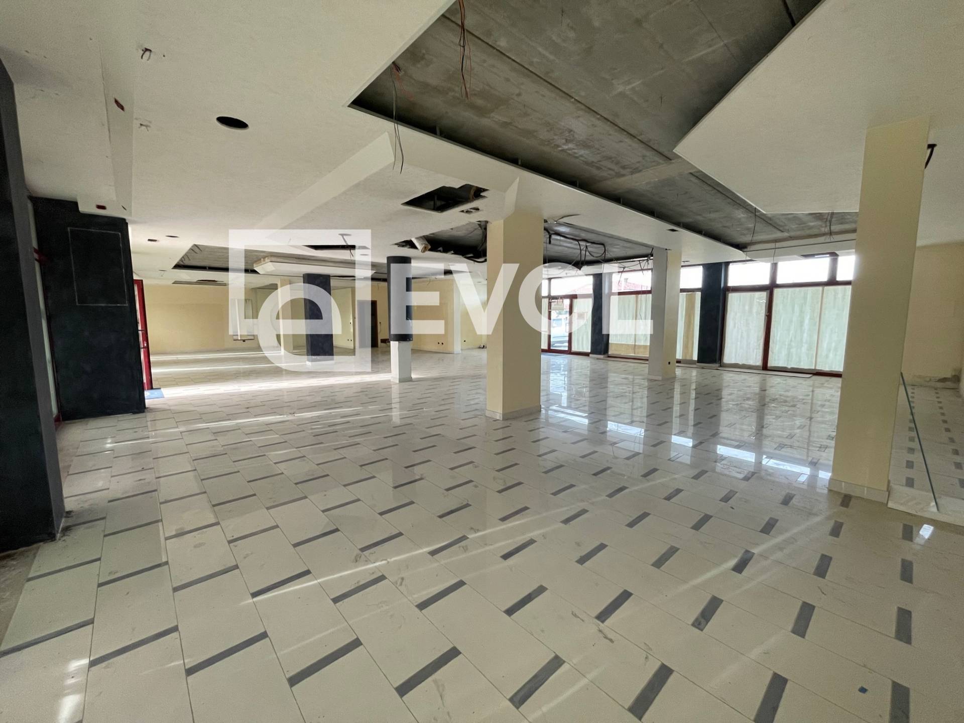 Locale commerciale in vendita a Marano Lagunare