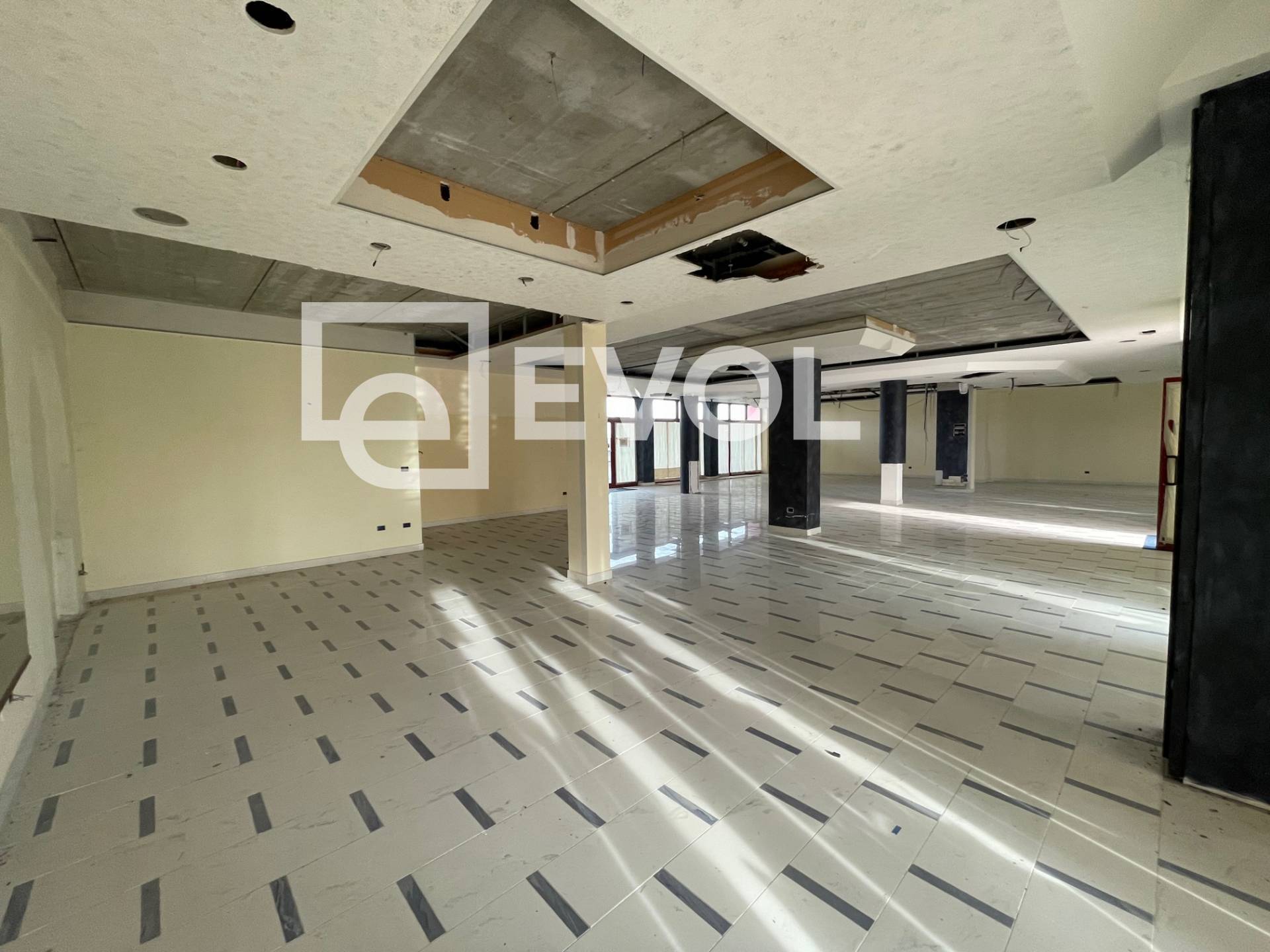 Locale commerciale in vendita a Marano Lagunare