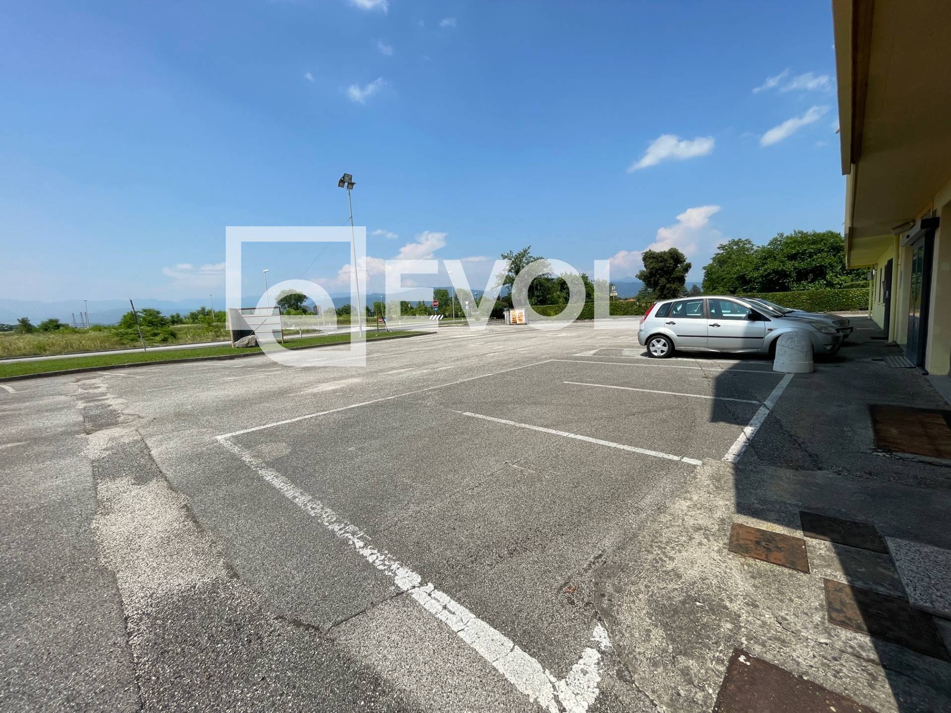 Capannoni in vendita a Remanzacco