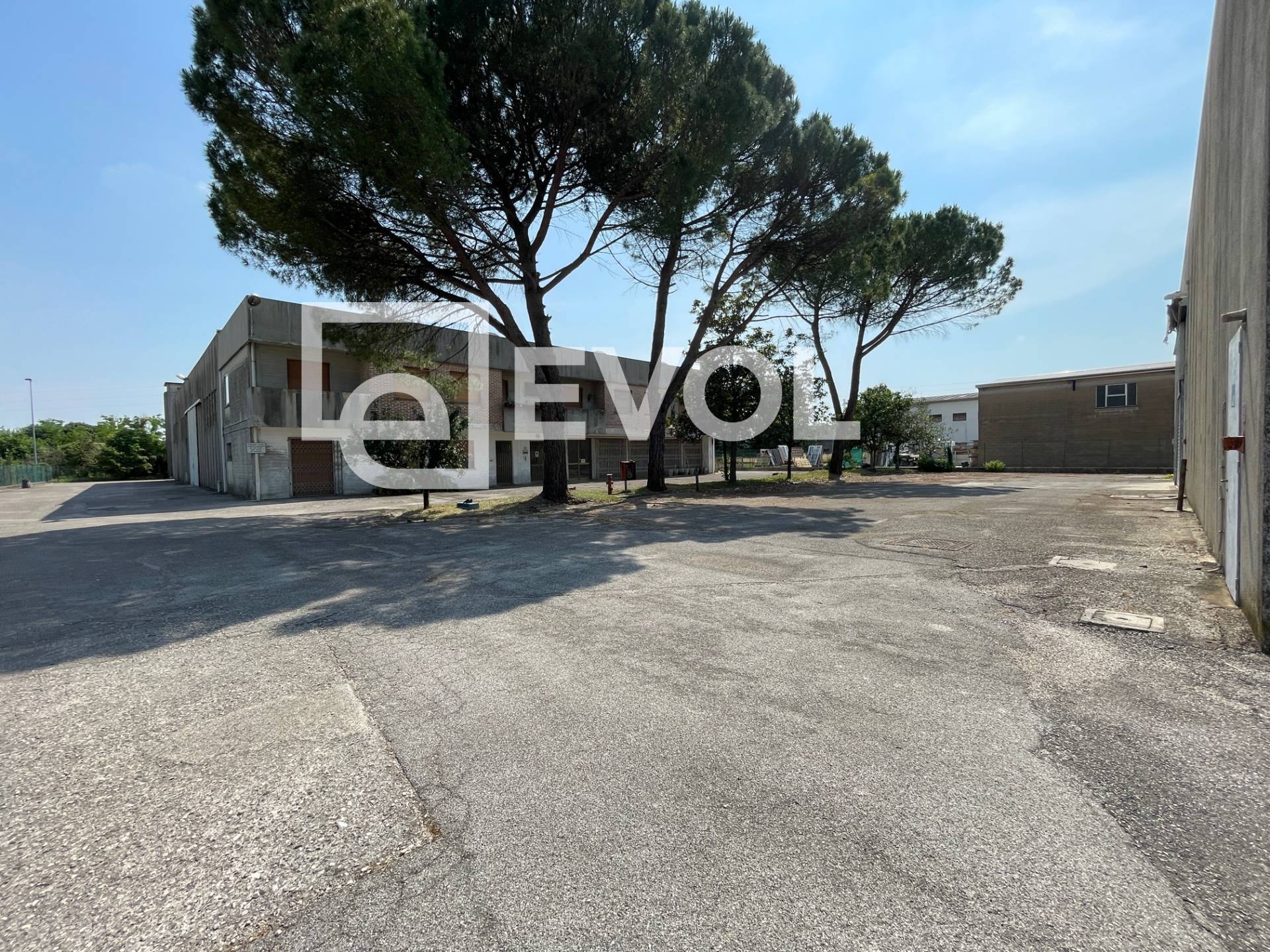 Capannoni in vendita a Remanzacco