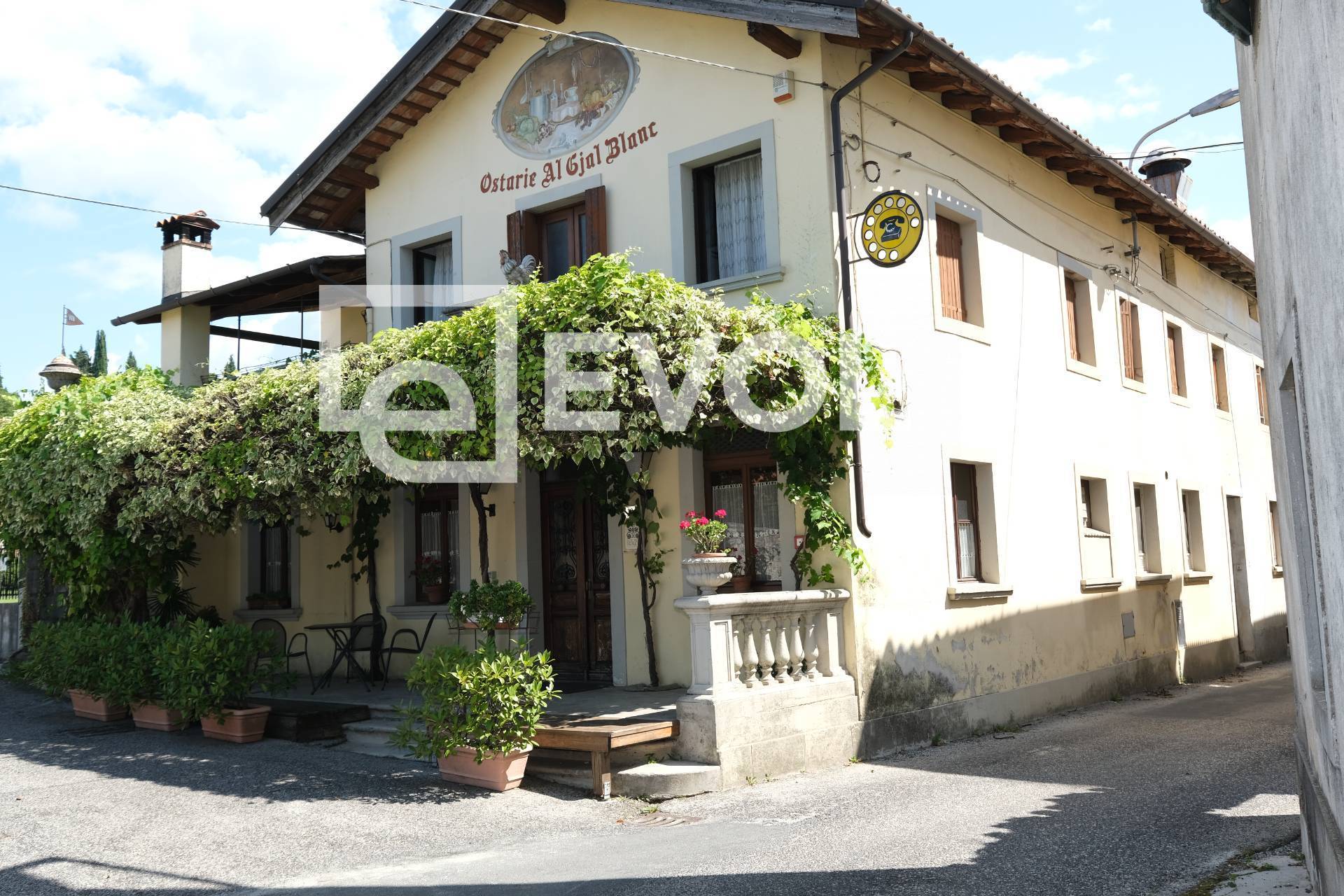 Attivit commerciale in vendita a Tarcento, Segnacco