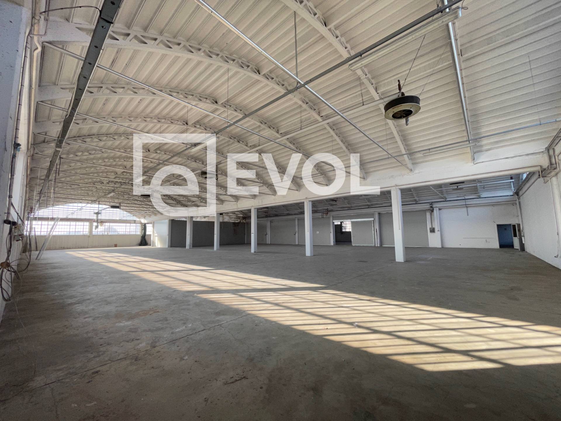 Capannone in vendita a Manzano, Oleis