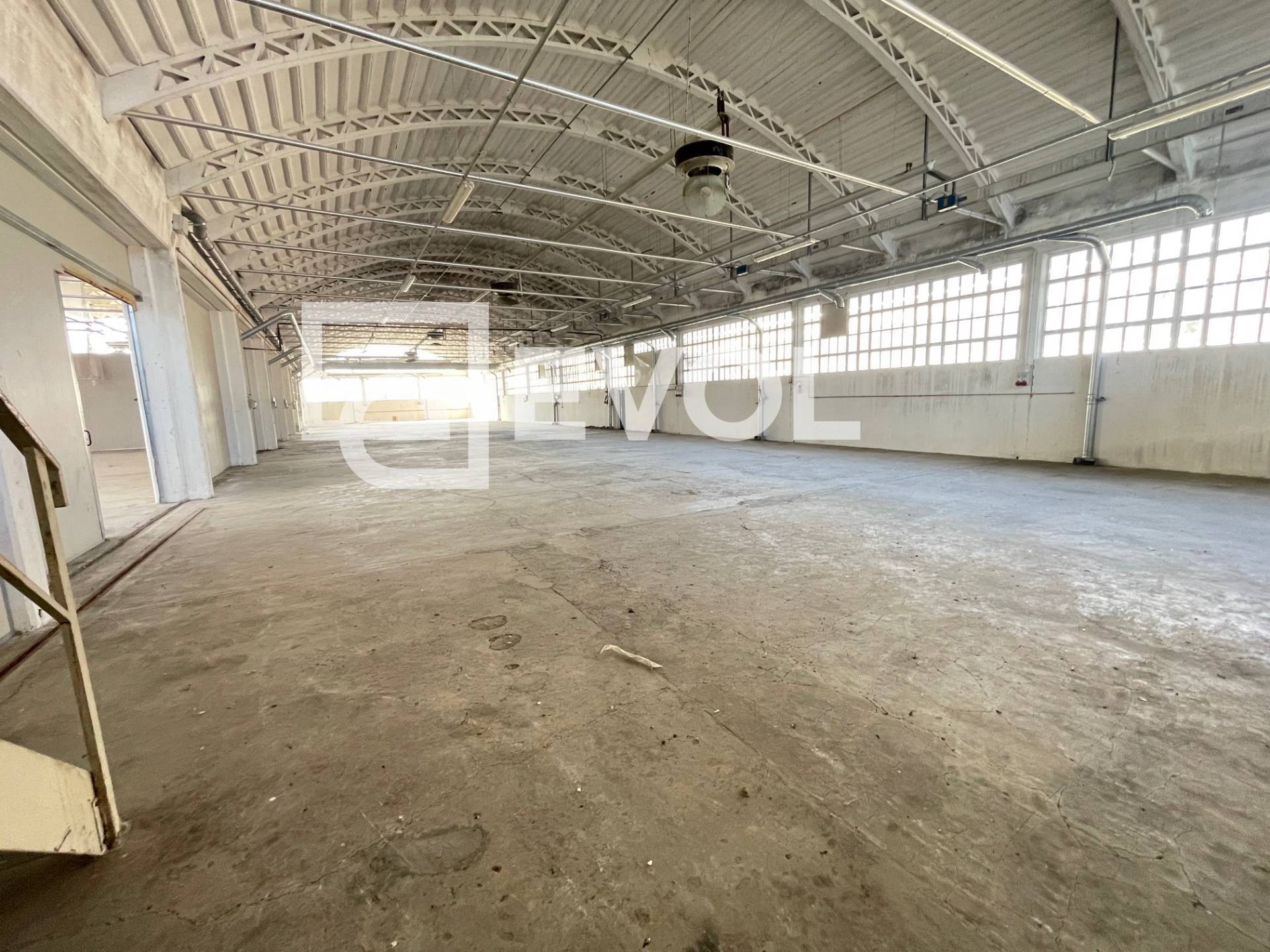 Capannone in vendita a Manzano, Oleis