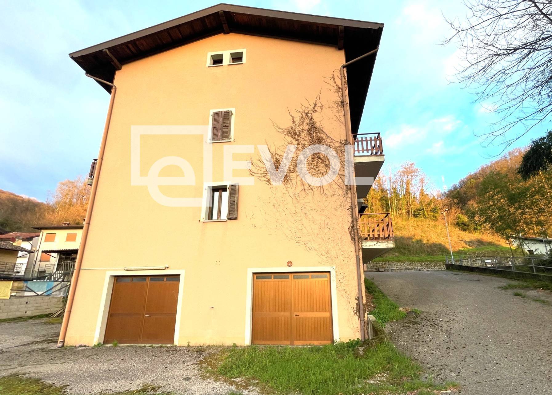 Locale commerciale in vendita a Castelnovo del Friuli, Paludea