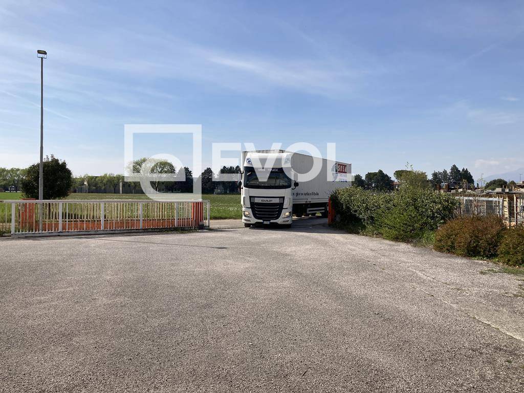 Capannone in vendita a Moimacco