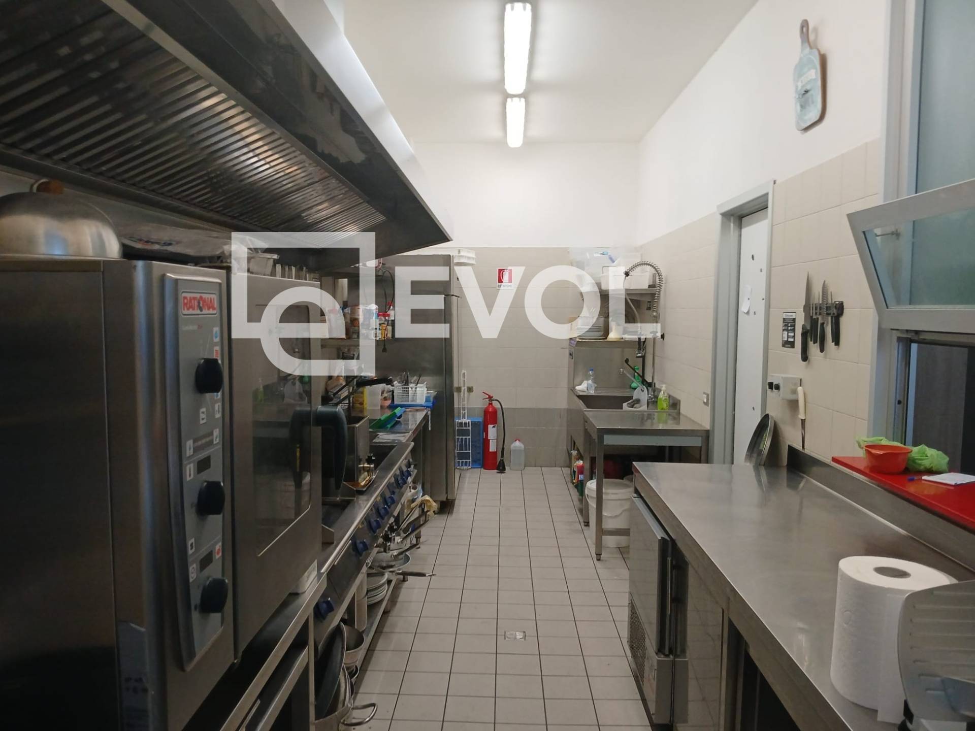 Attivit commerciale in vendita a Loano