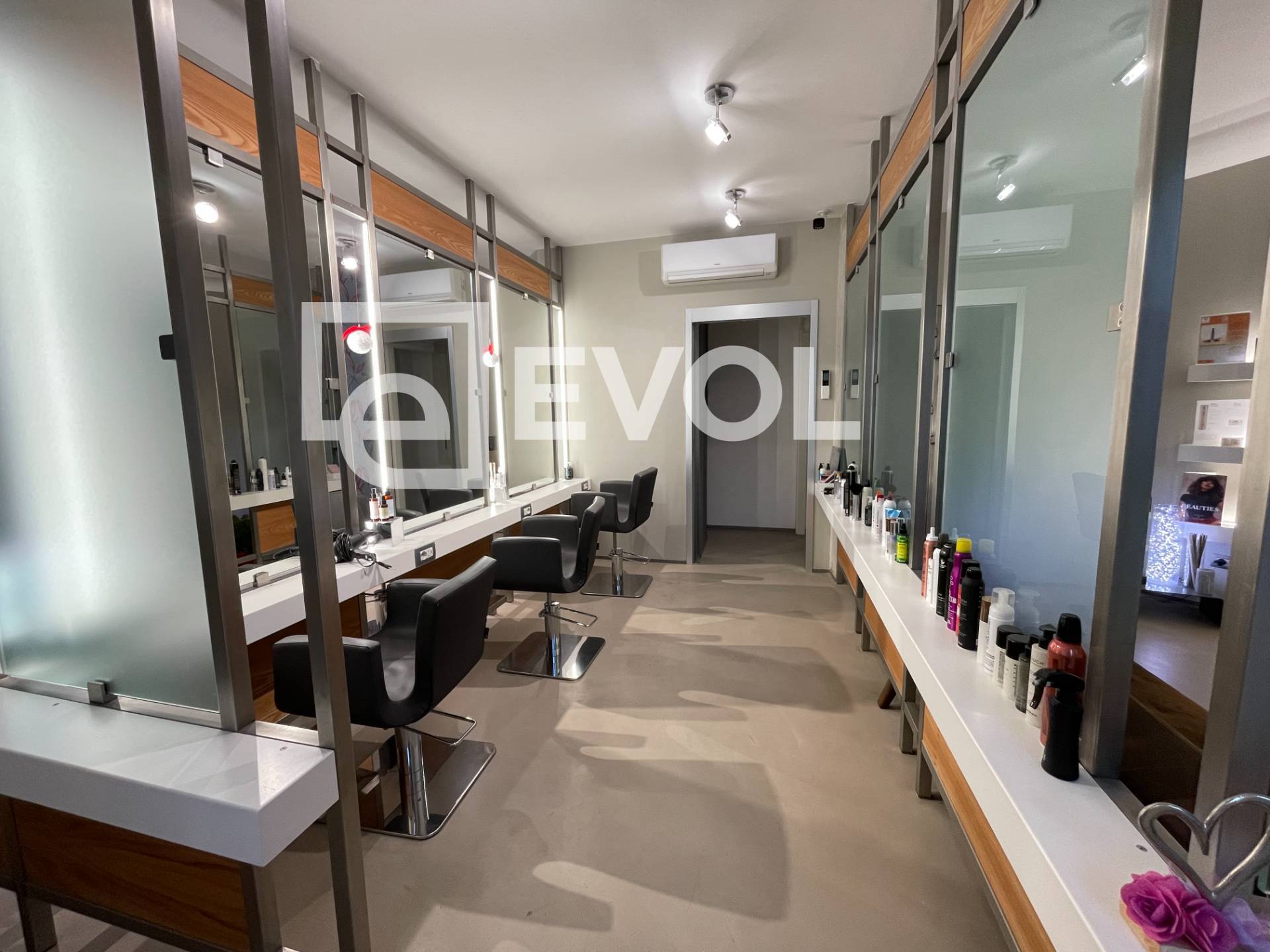 Attivit commerciale in vendita a Udine