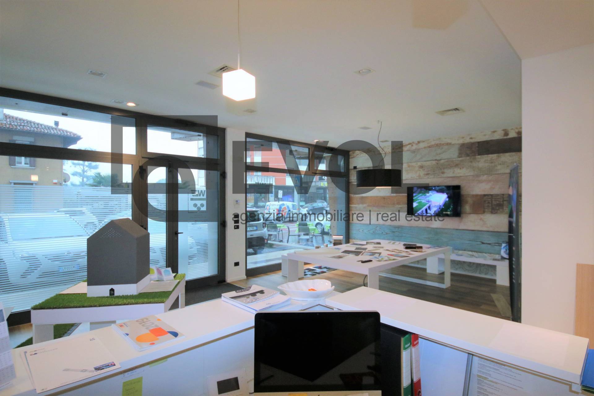 Locale commerciale in vendita a Pasian di Prato