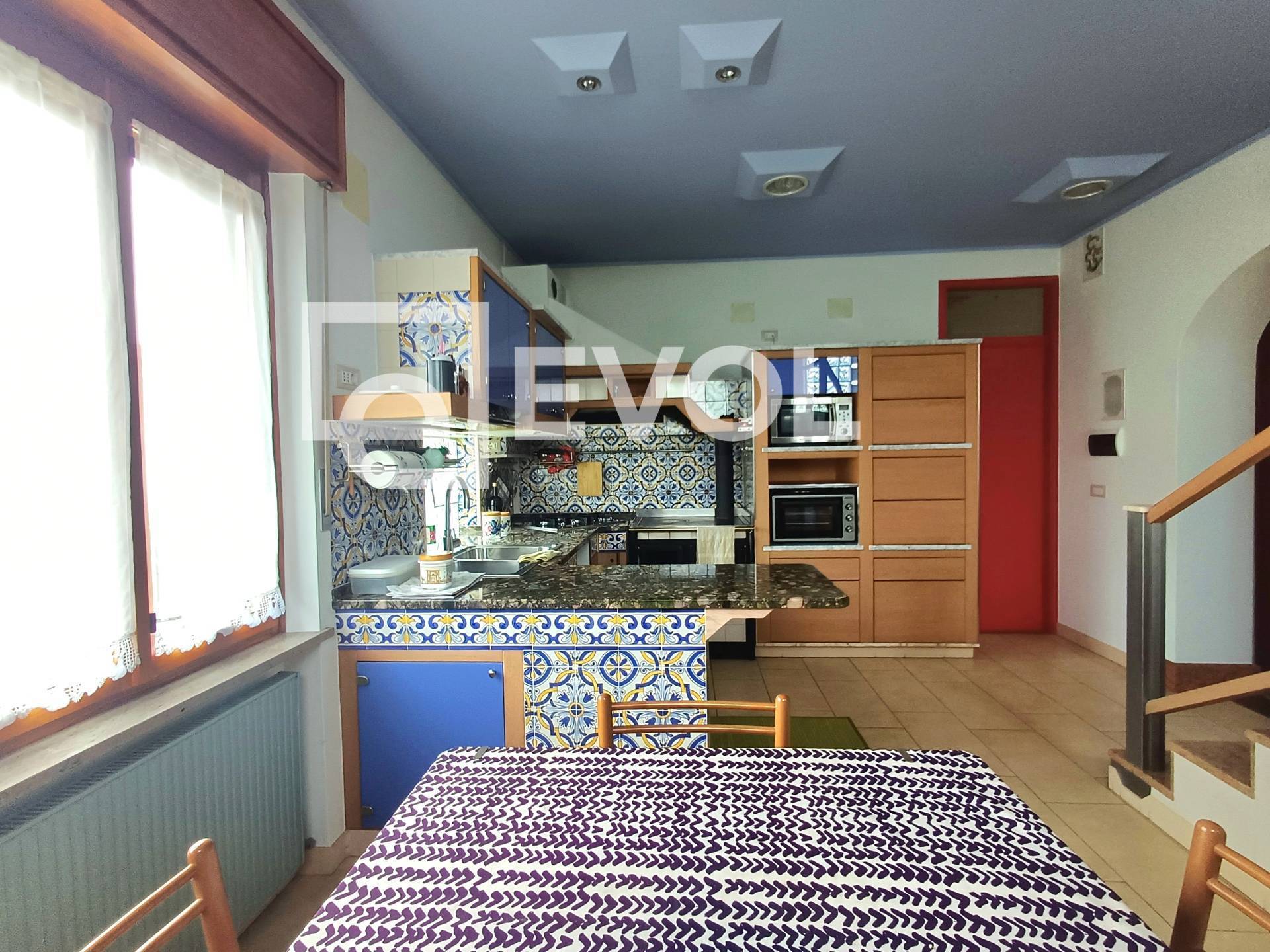 Villa in vendita a Moruzzo, Alnicco