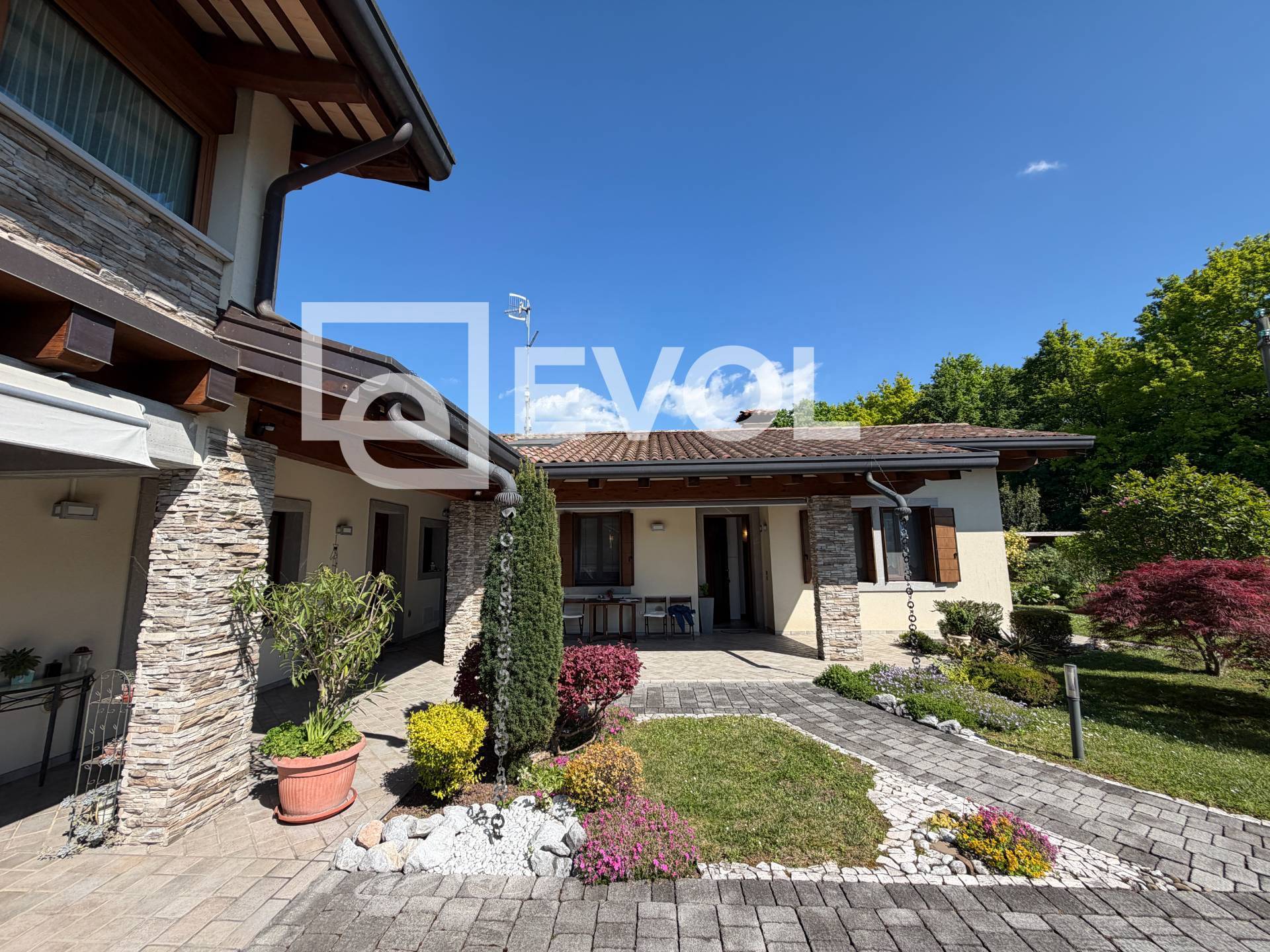 Porzione di bifamiliare in vendita a Remanzacco, Cerneglons