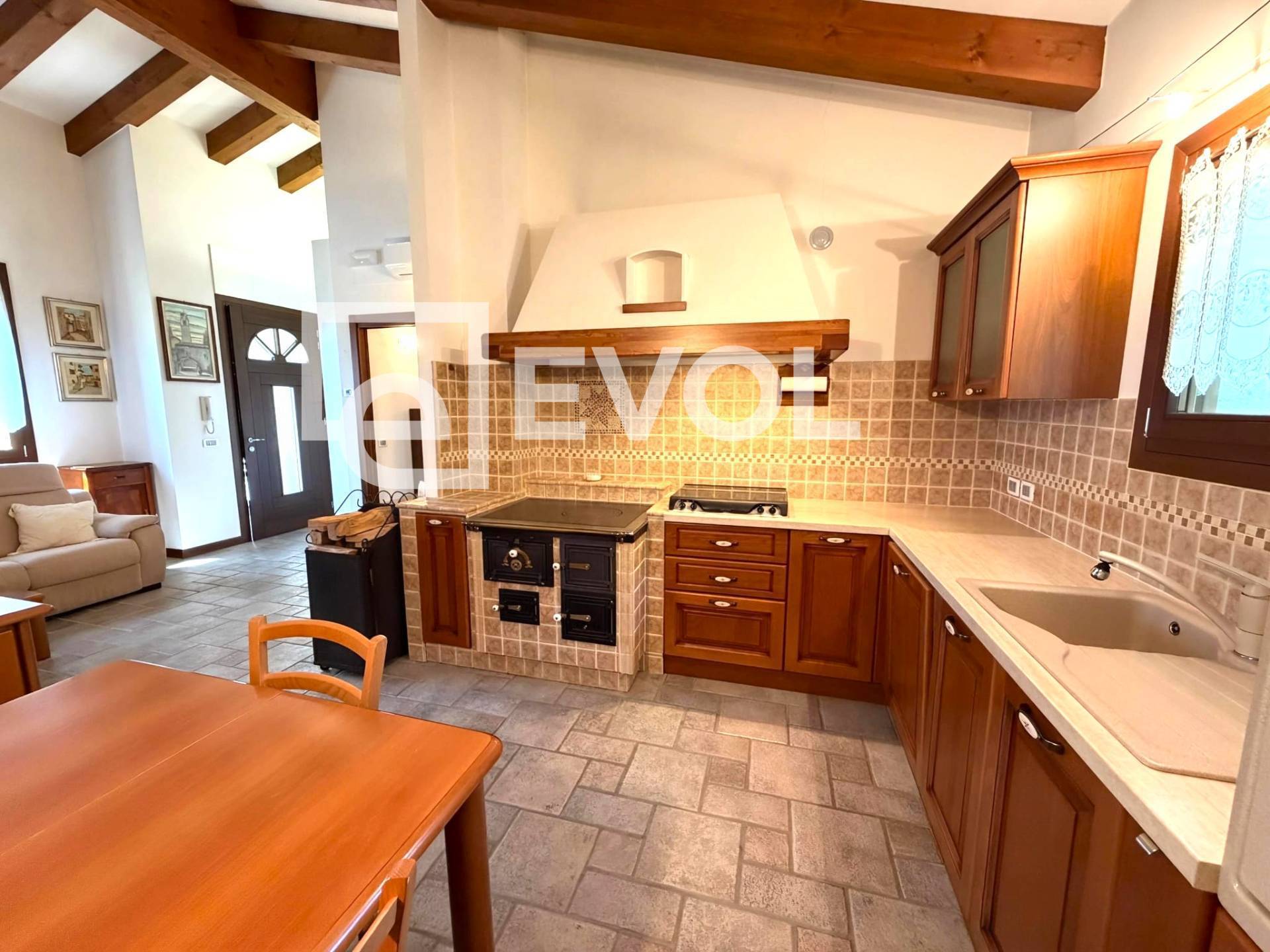 Porzione di bifamiliare in vendita a Remanzacco, Cerneglons