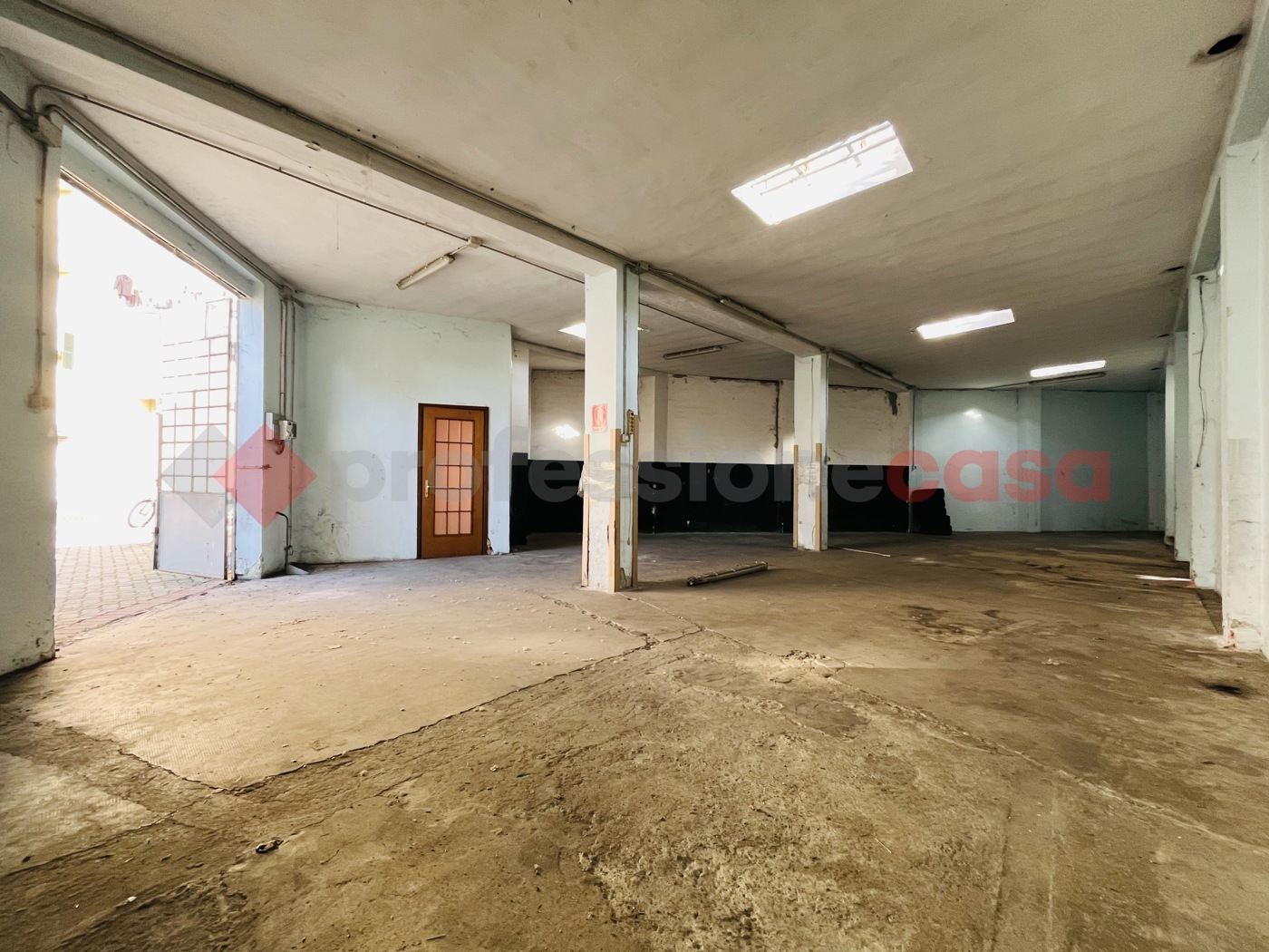 Magazzino in vendita a Torino