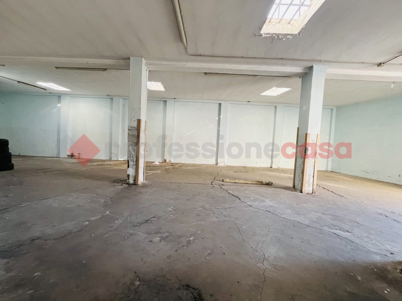 Magazzino in vendita a Torino