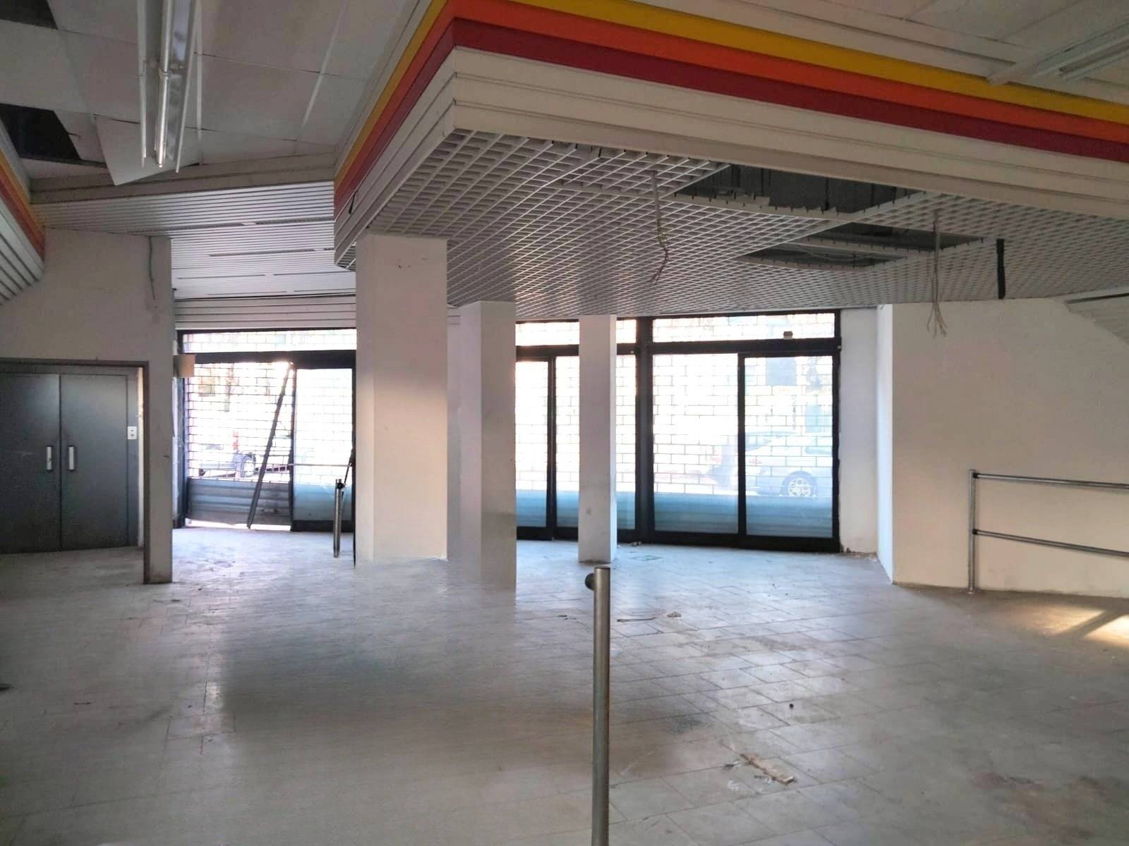 Negozio in vendita a Busto Arsizio, S. Edoardo