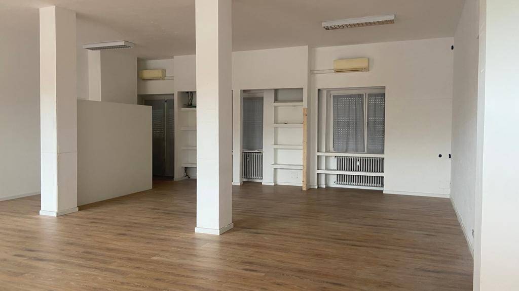 Negozio in affitto a Nerviano