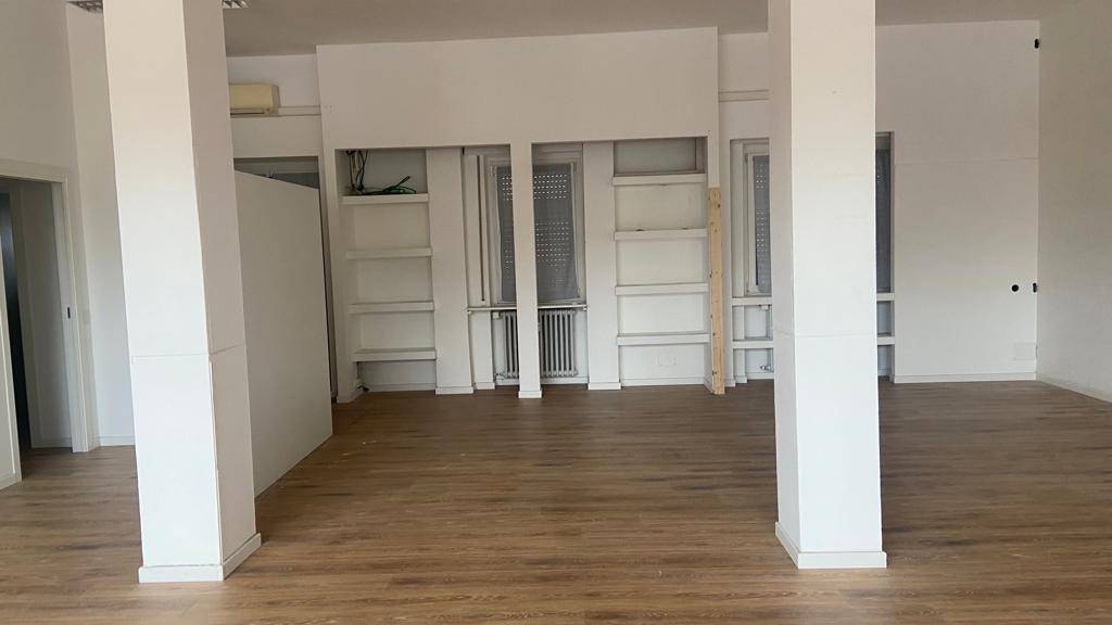 Negozio in affitto a Nerviano