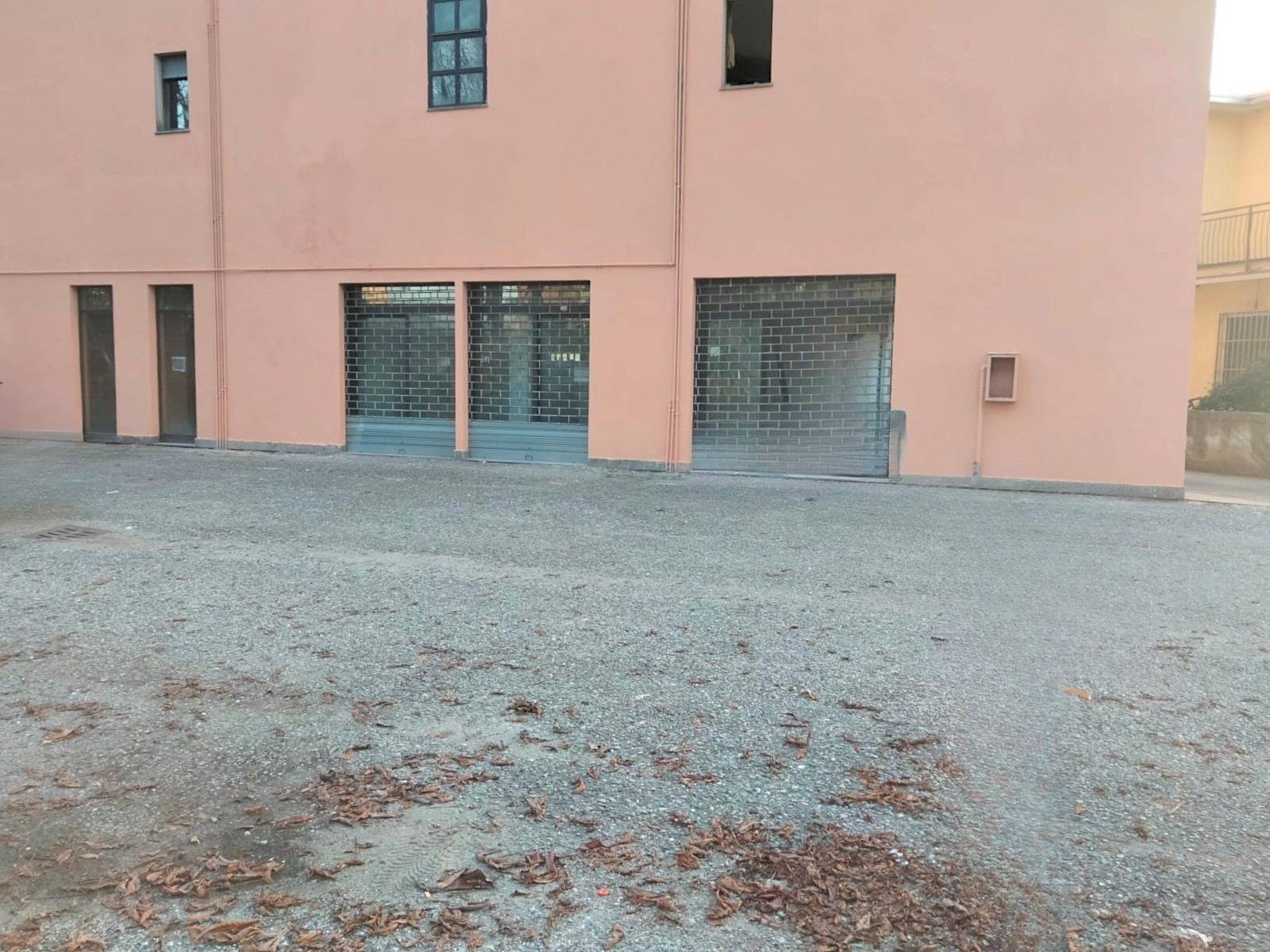 Negozio in vendita a Busto Arsizio, S. Edoardo