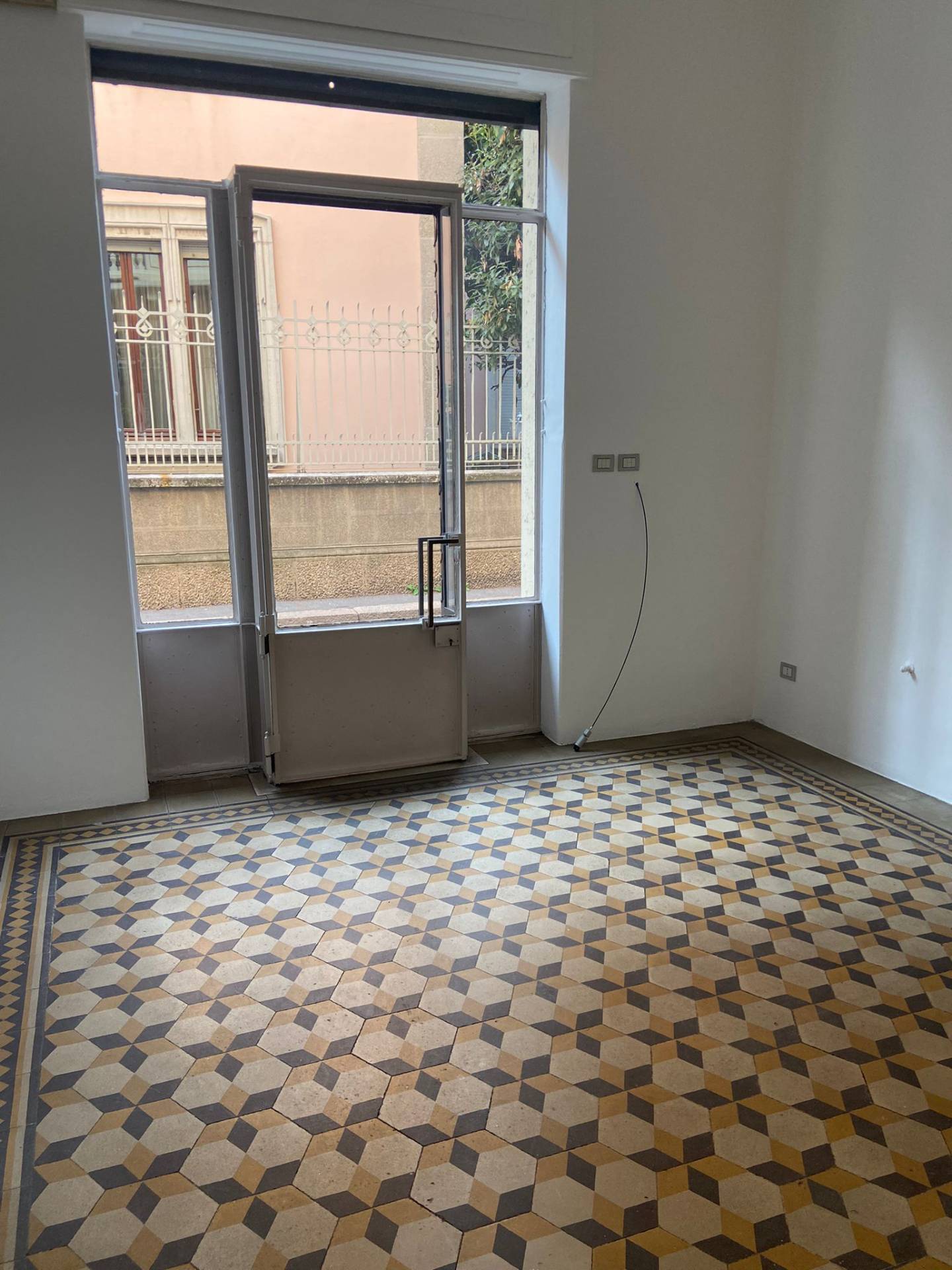 Negozio in affitto a Busto Arsizio, Centro