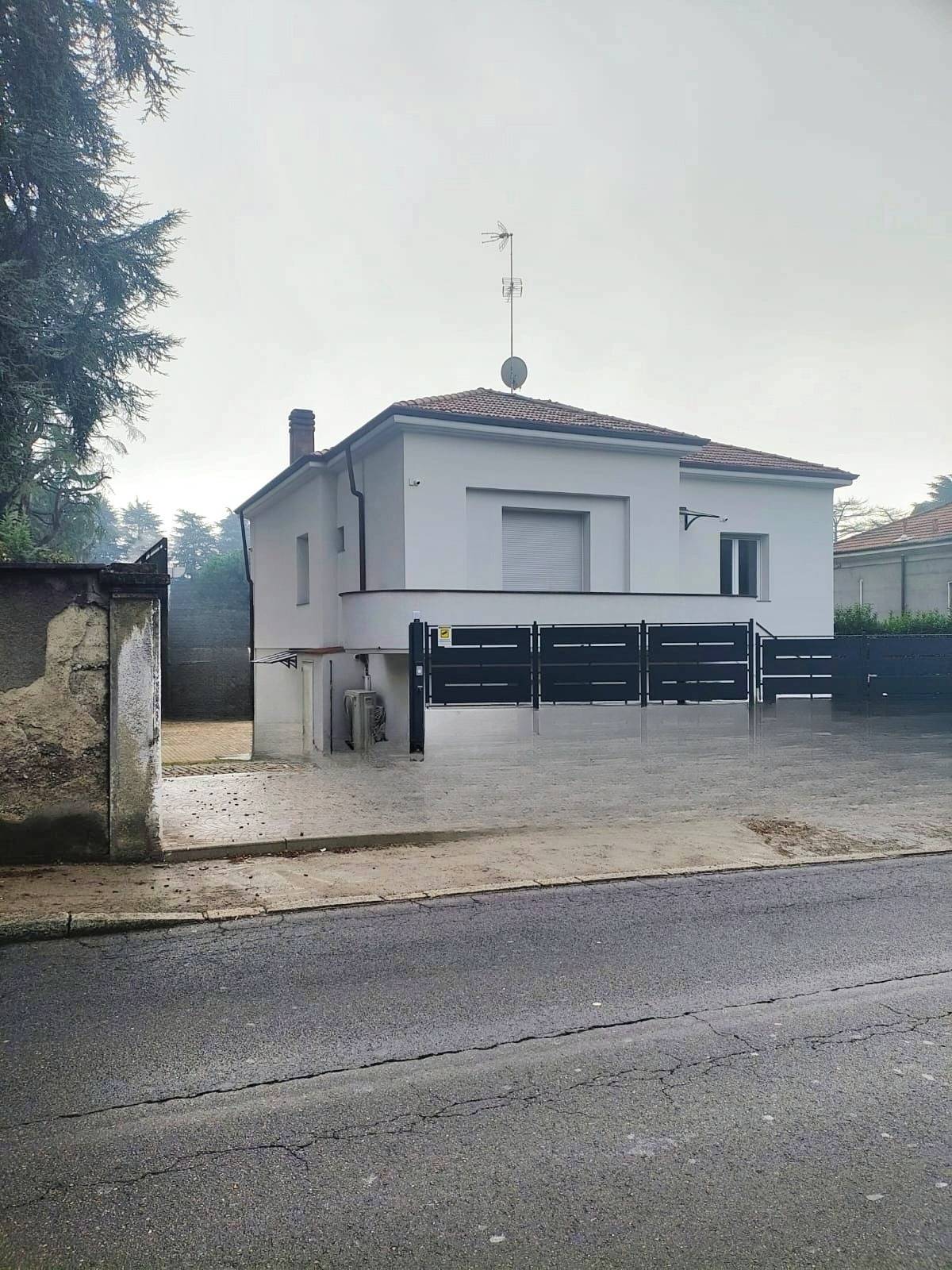 Villa in vendita a Legnano, Ospedale