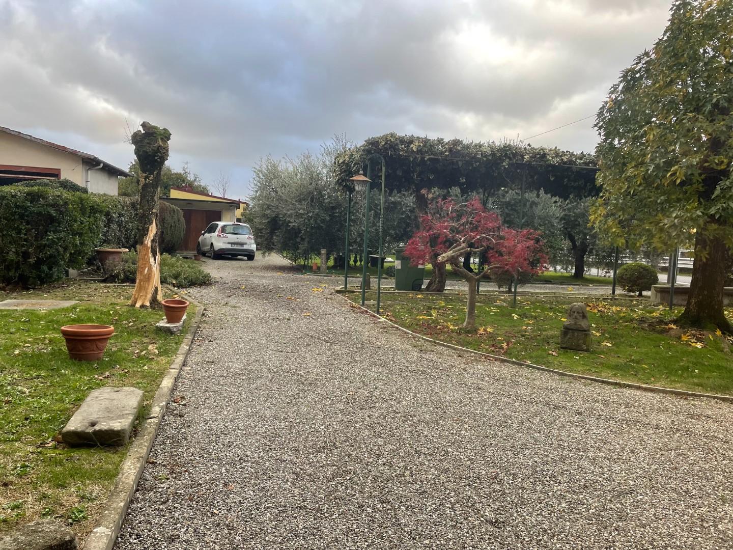 Quadrilocale con giardino, Lucca saltocchio