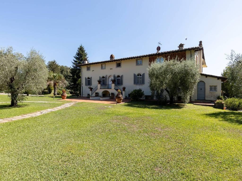 Stabile/Palazzo con giardino, Capannori segromigno in monte