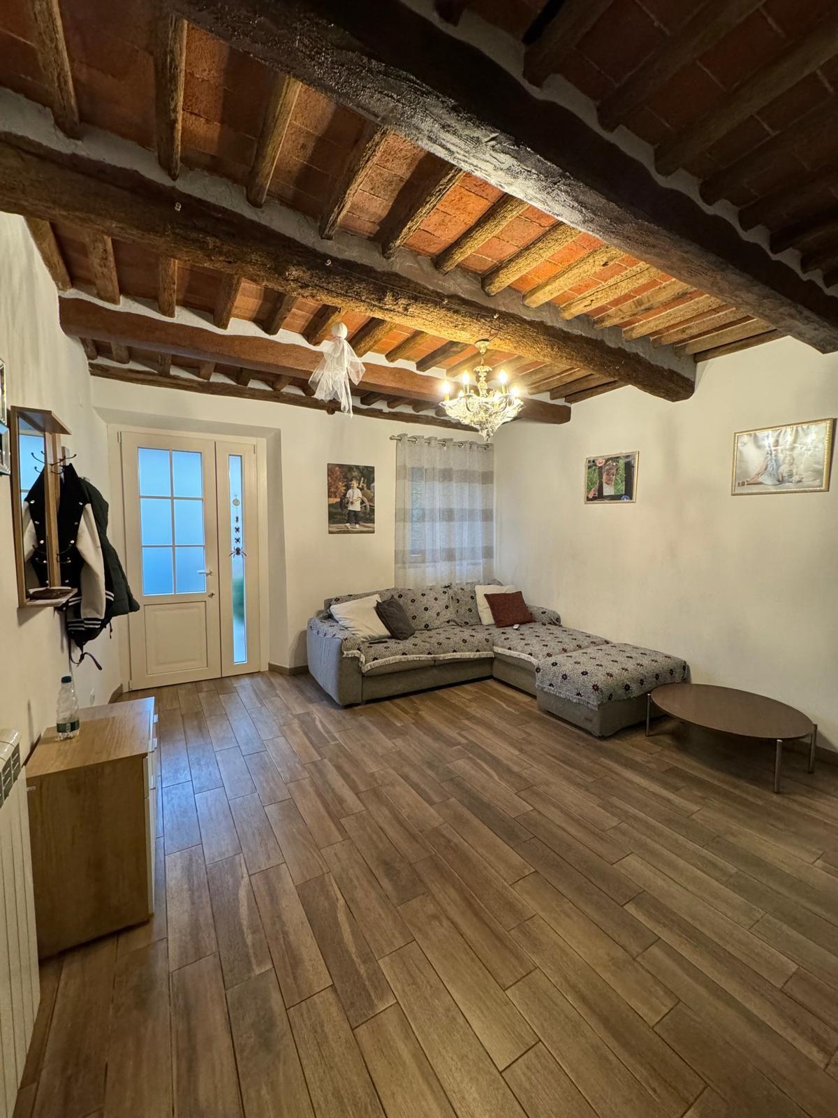 Casa indipendente con giardino, Capannori marlia