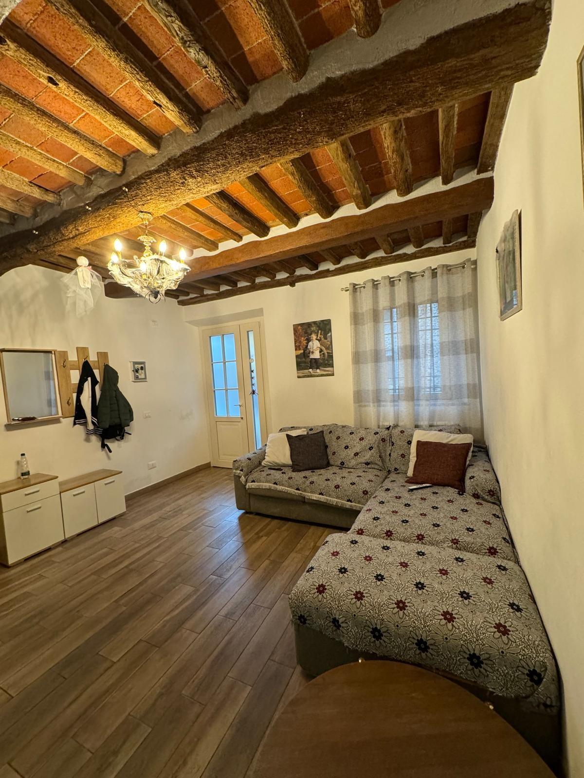 Casa indipendente con giardino, Capannori marlia