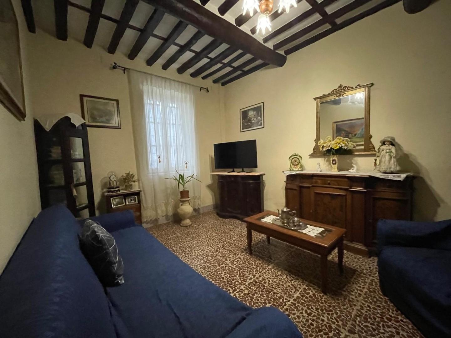 Casa indipendente con giardino, Capannori colle di compito