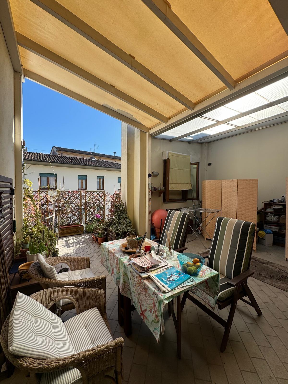 Attico in vendita, Lucca arancio