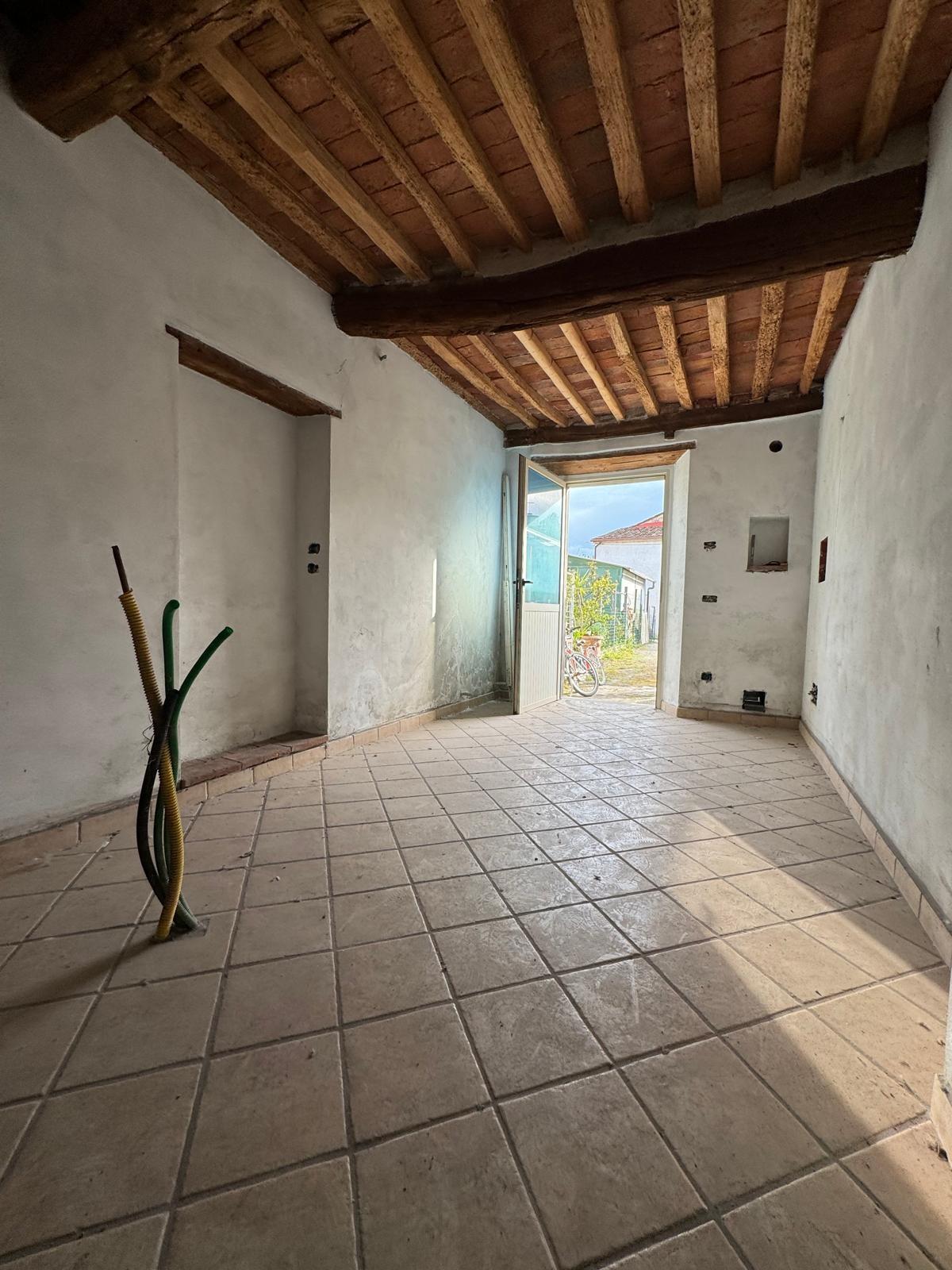 Casa indipendente ristrutturata, Lucca san marco