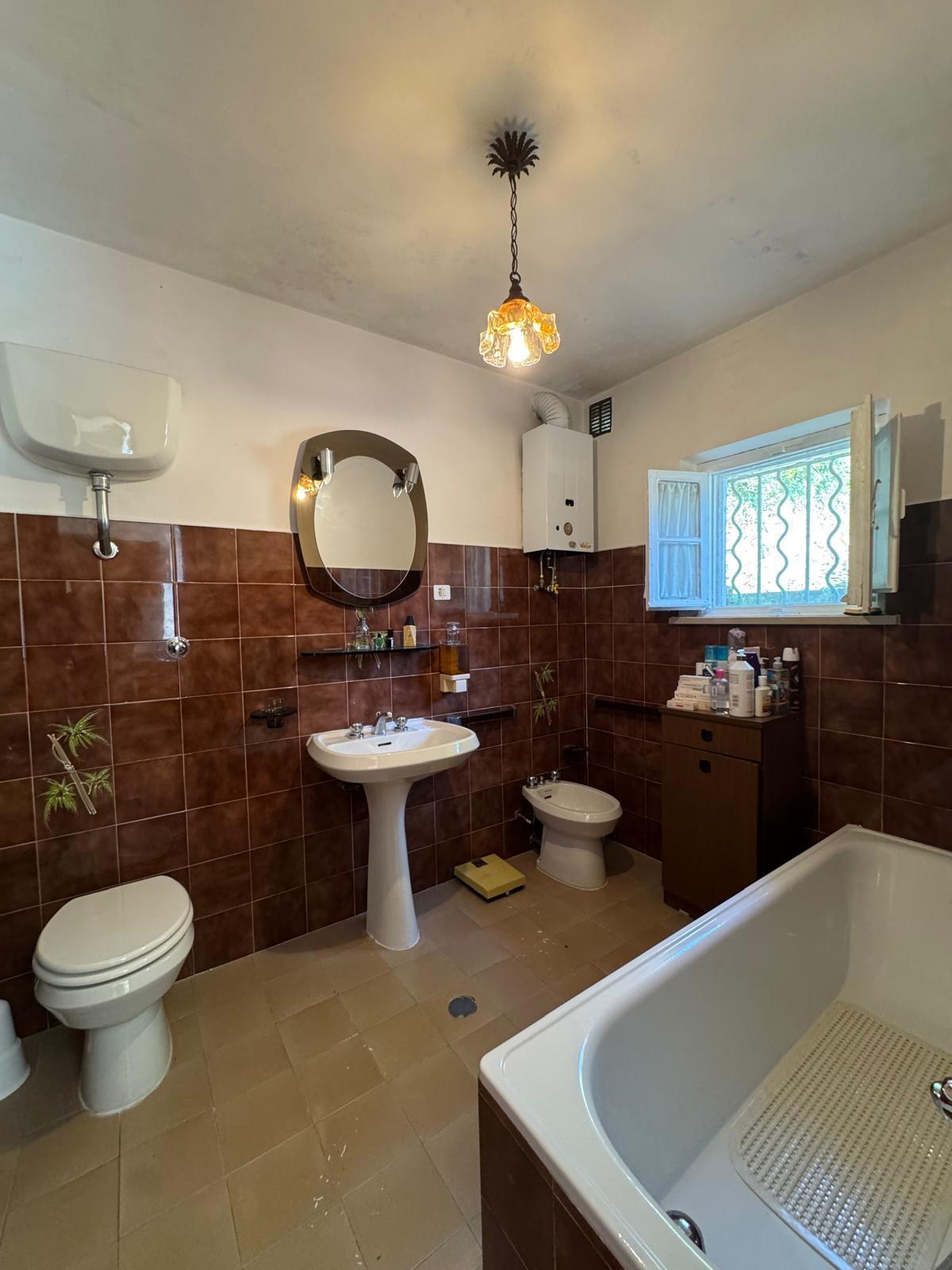Villa Bifamiliare con giardino, Capannori colle di compito