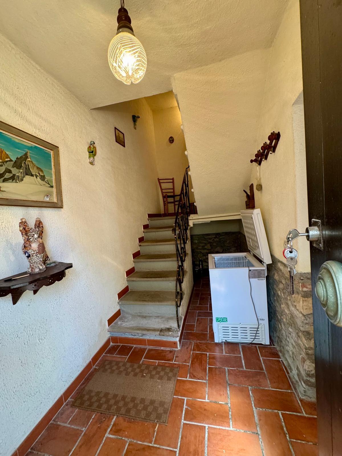 Villa Bifamiliare con giardino, Capannori colle di compito