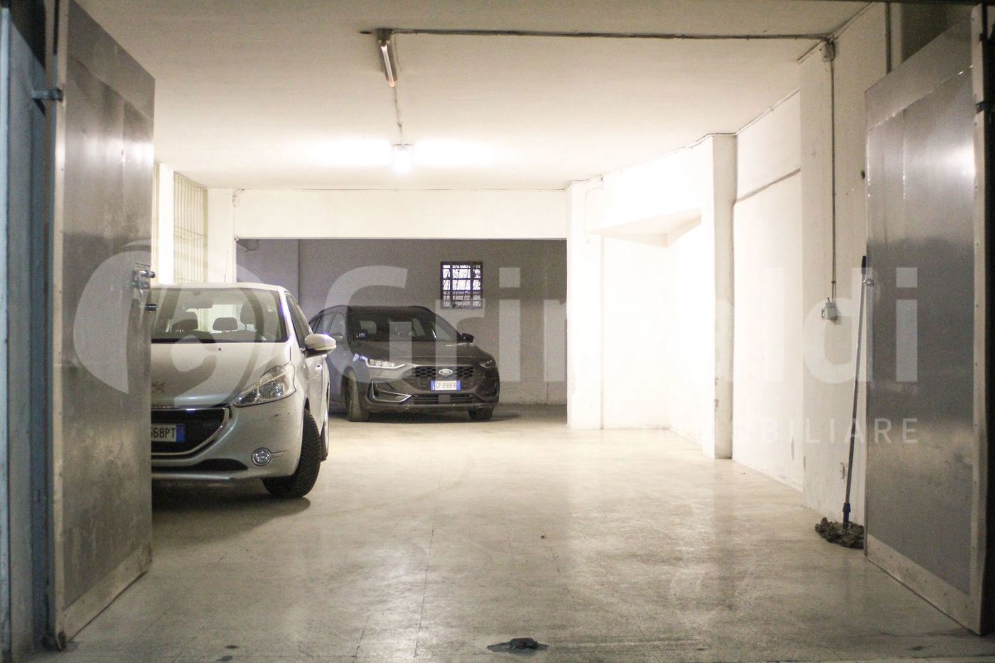Box/Garage 143mq in affitto a Roma