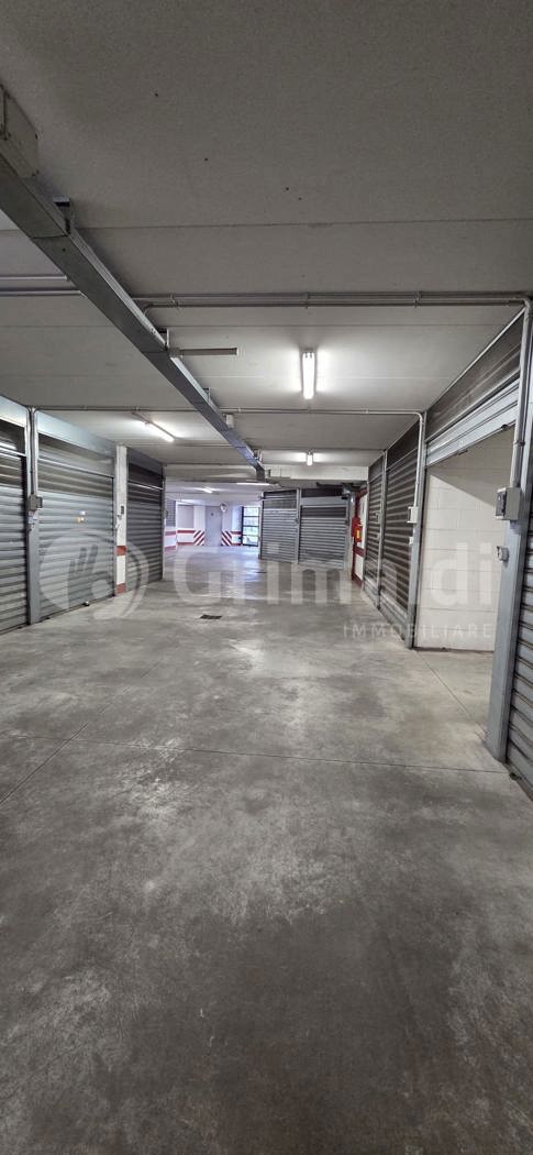 Box/Garage 16mq in vendita a Roma