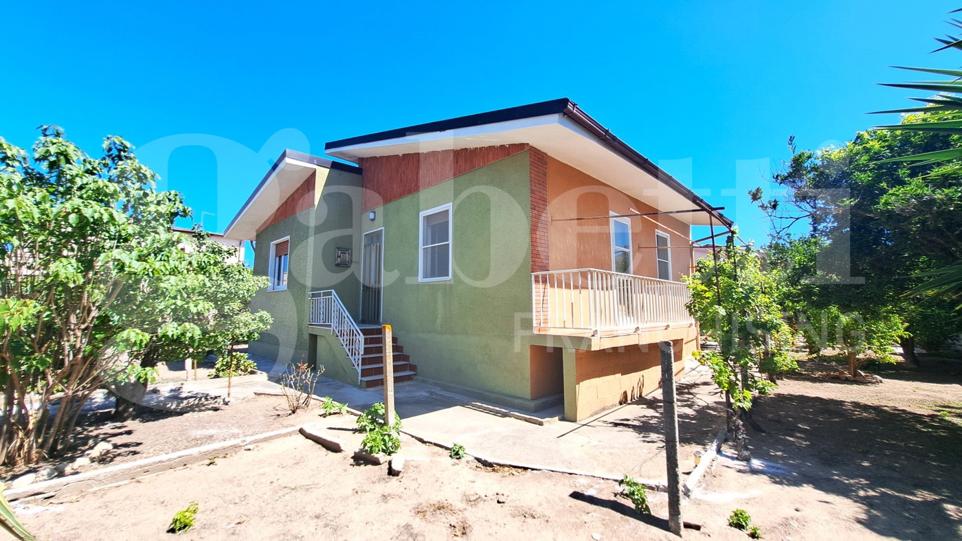 Villa con giardino a Cabras